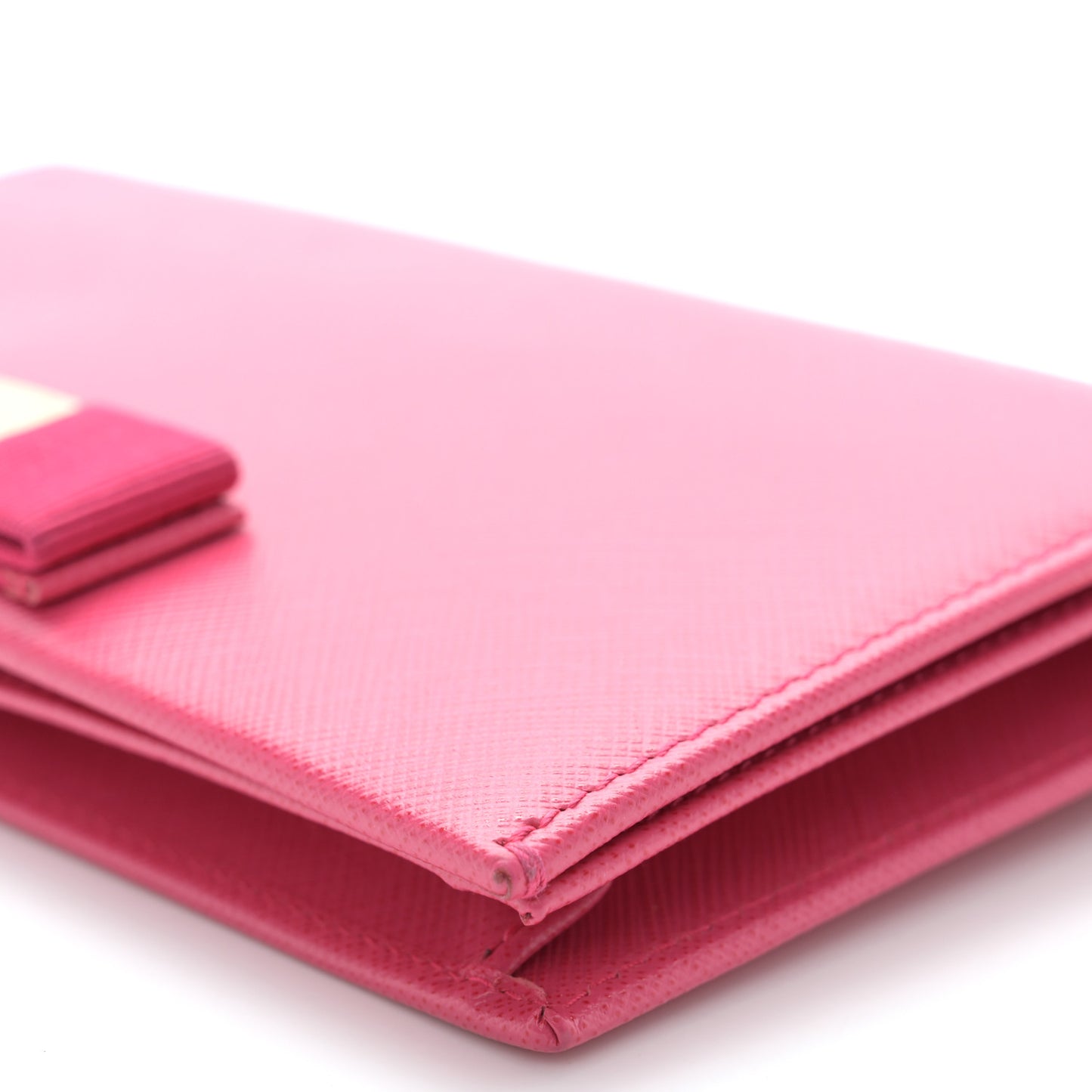 Hammered Calfskin Vara Bow Chain Wallet Pink