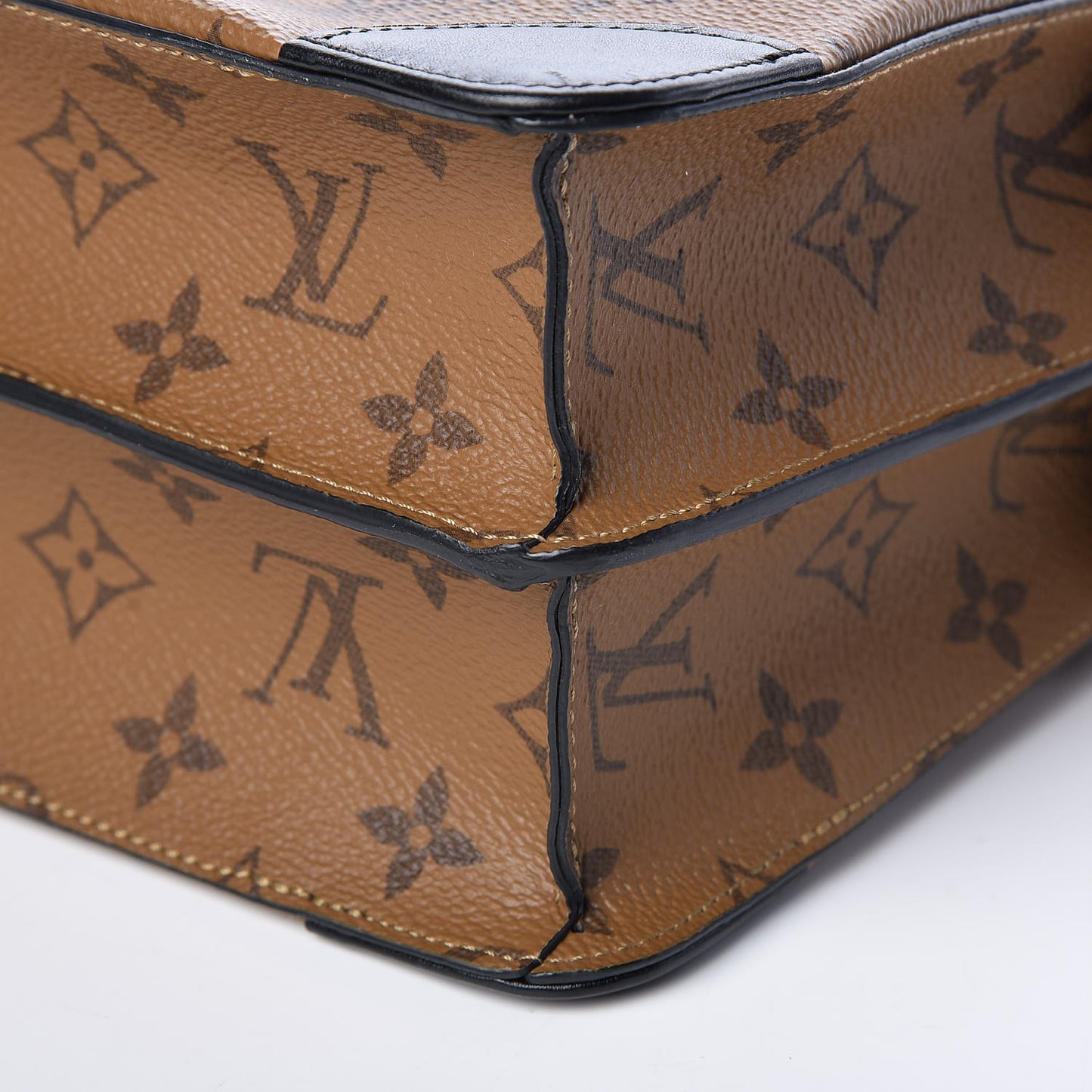 Reverse Monogram City Malle MM
