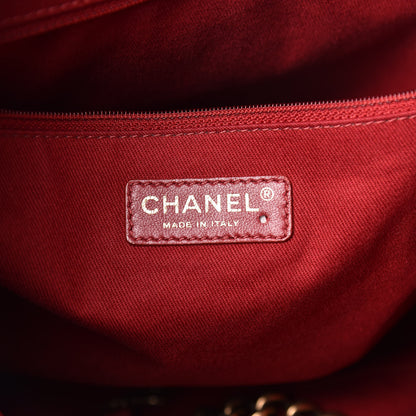 Chanel Iridescent Caviar Quilted Country Chic Hobo Red 8 of 14