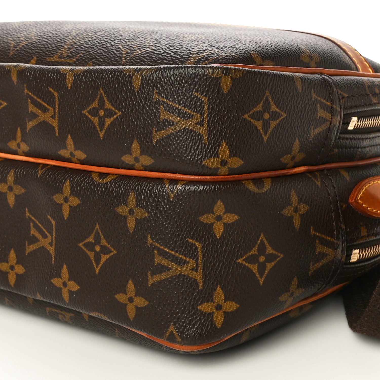 Louis Vuitton Monogram Reporter PM 9 of 15