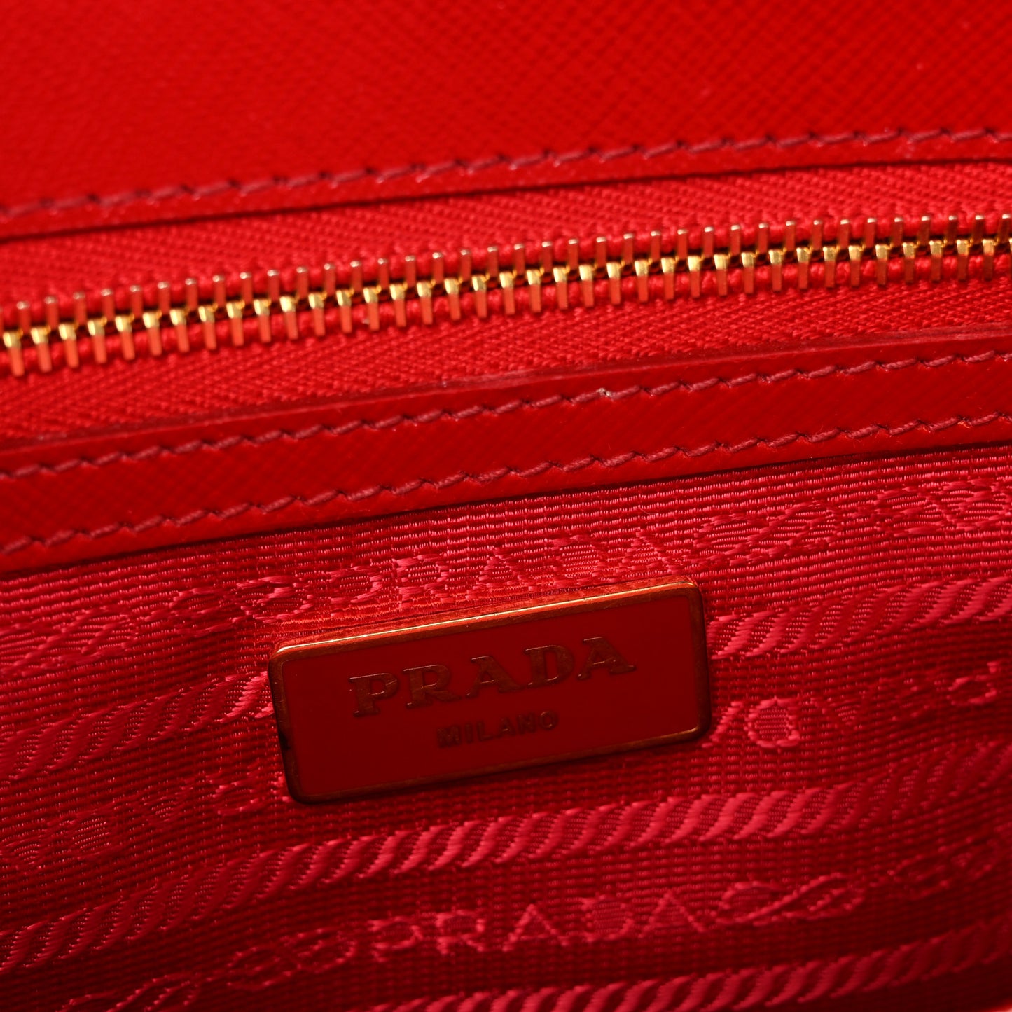 Saffiano Vernice Galleria Double Zip Tote Rosso