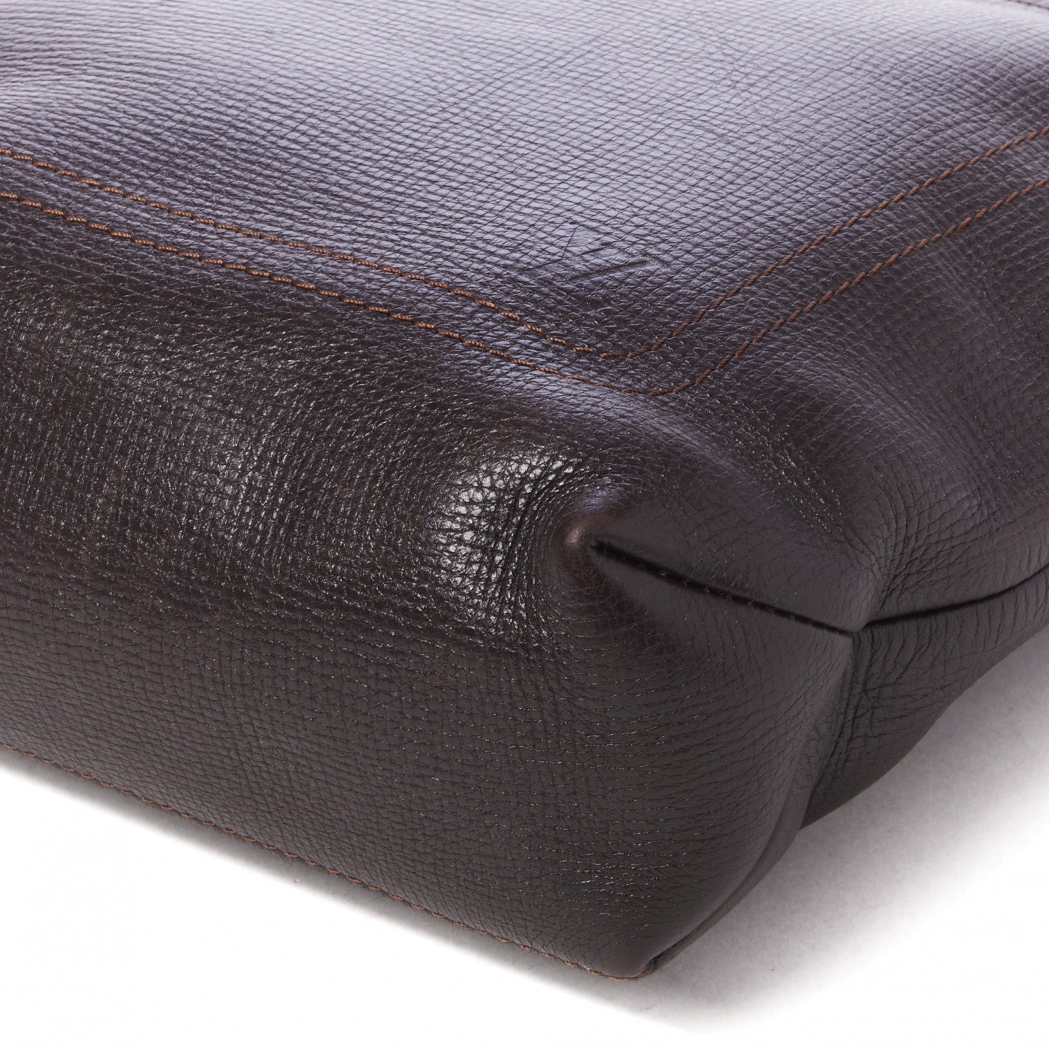 Louis Vuitton Utah Pochette Shawnee Cafe 5 of 10
