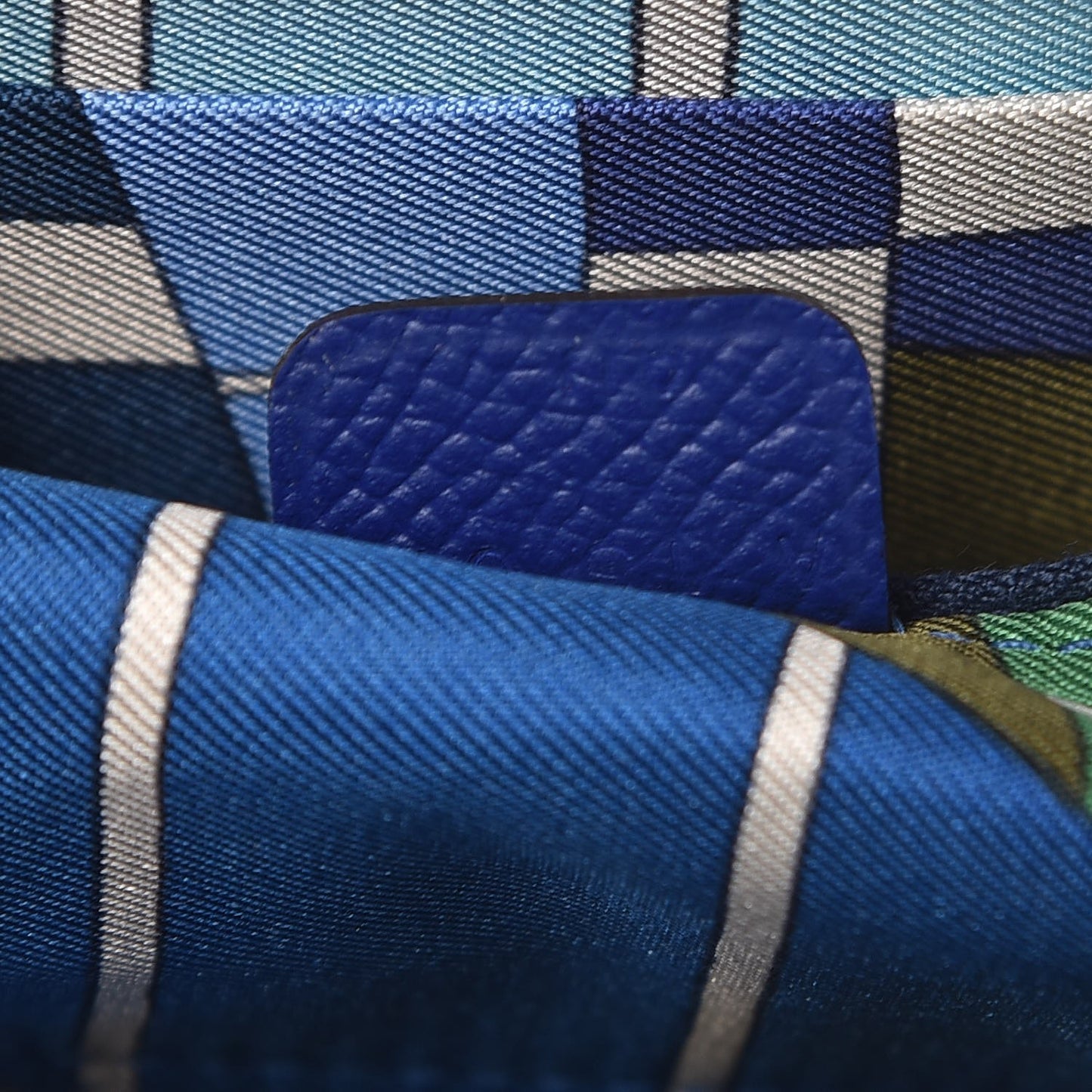 Epsom Silk'in Compact Wallet Bleu Electrique