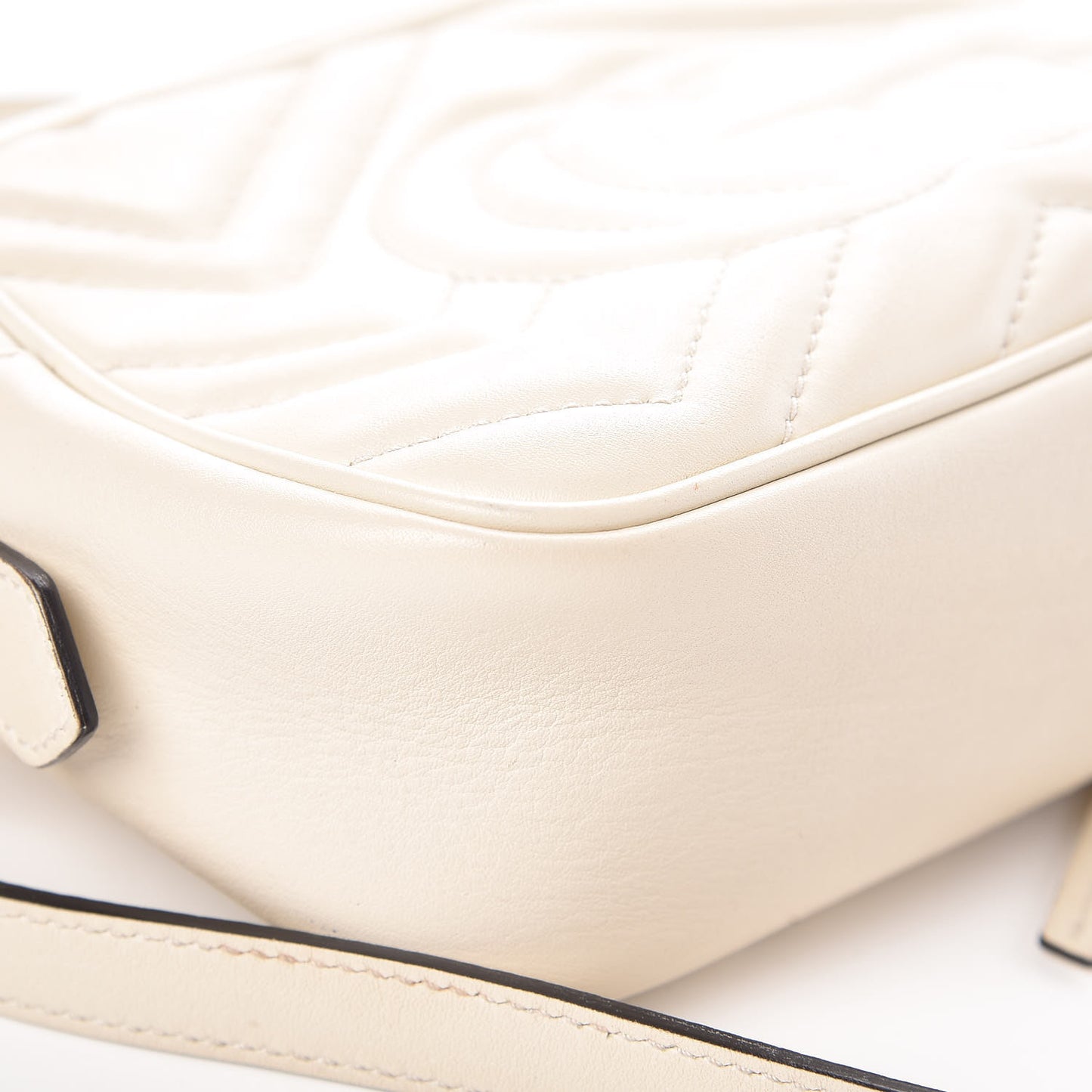 Calfskin Matelasse Mini GG Marmont Chain Shoulder Bag White