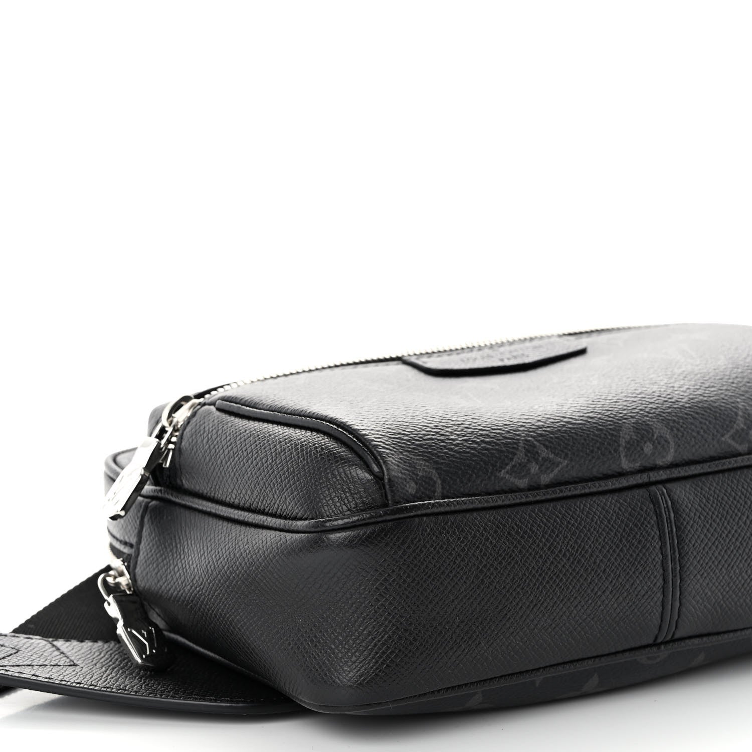 Louis Vuitton Taiga Monogram Eclipse Outdoor Bum Bag Black 8 of 9