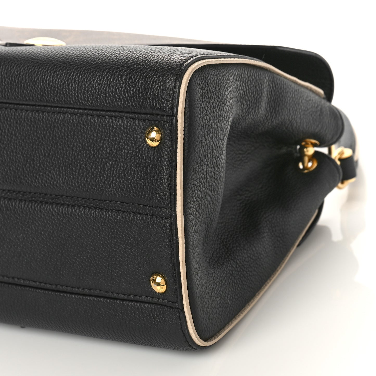 Monogram Double V Black