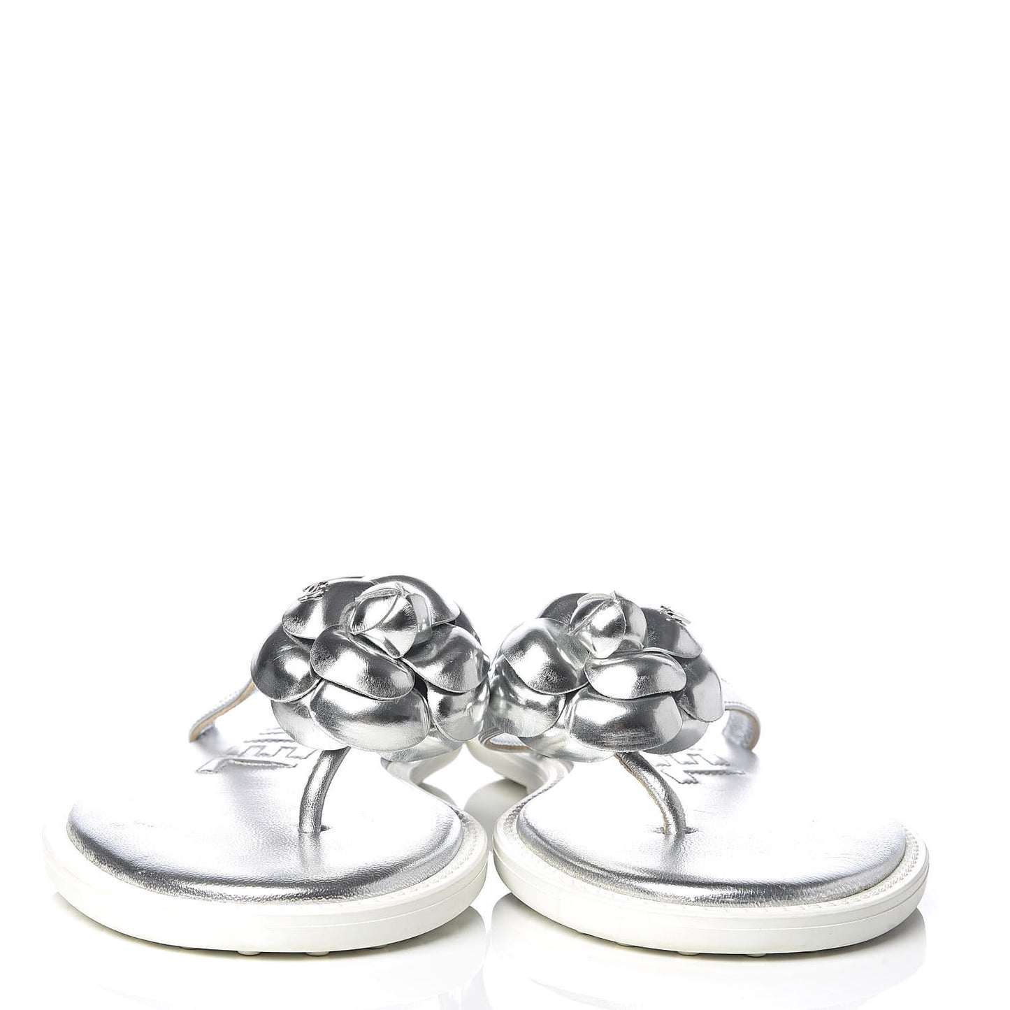 Iridescent Patent Calfskin Camellia Thong Sandals 41 Silver