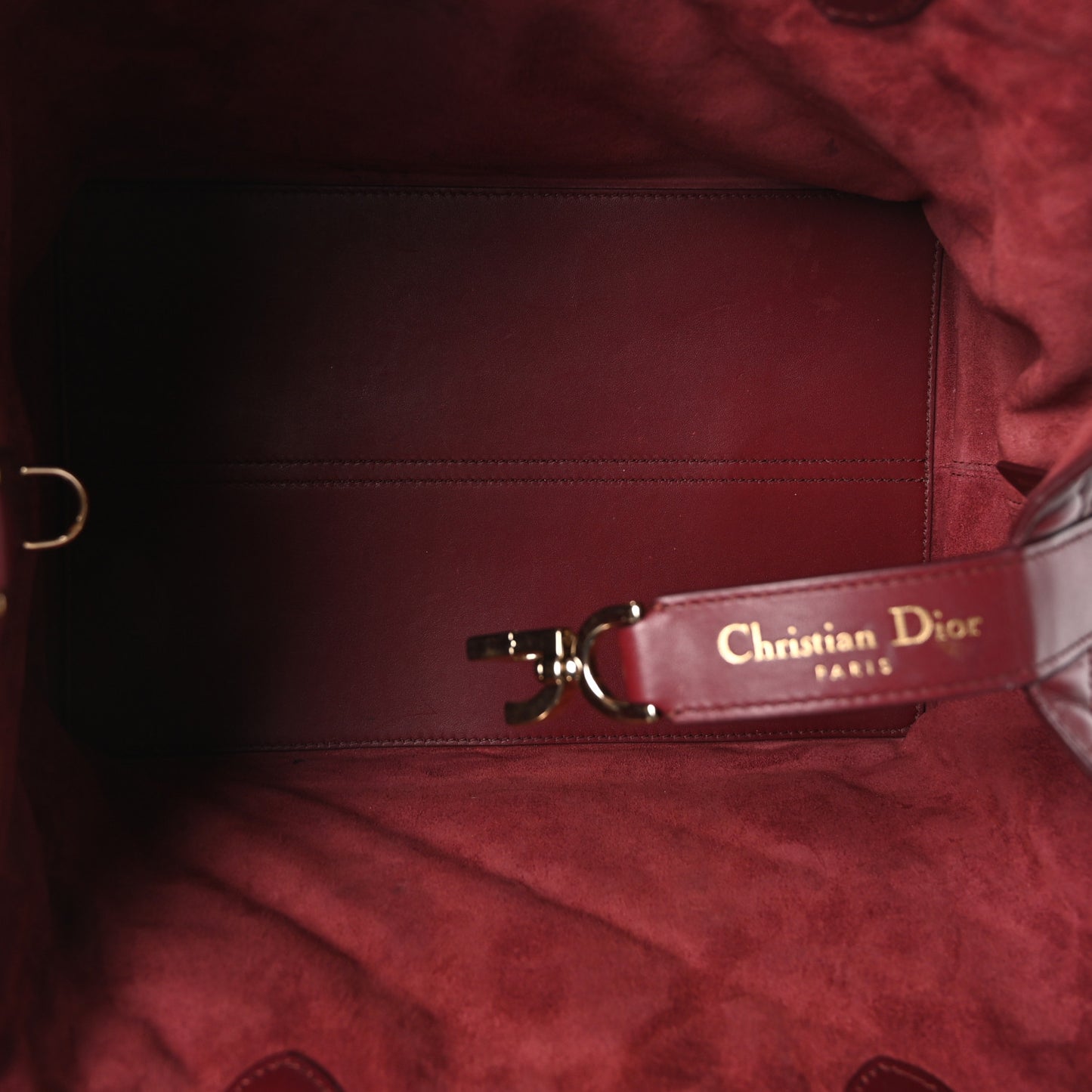 Calfskin Macrocannage Medium Toujours Bordeaux