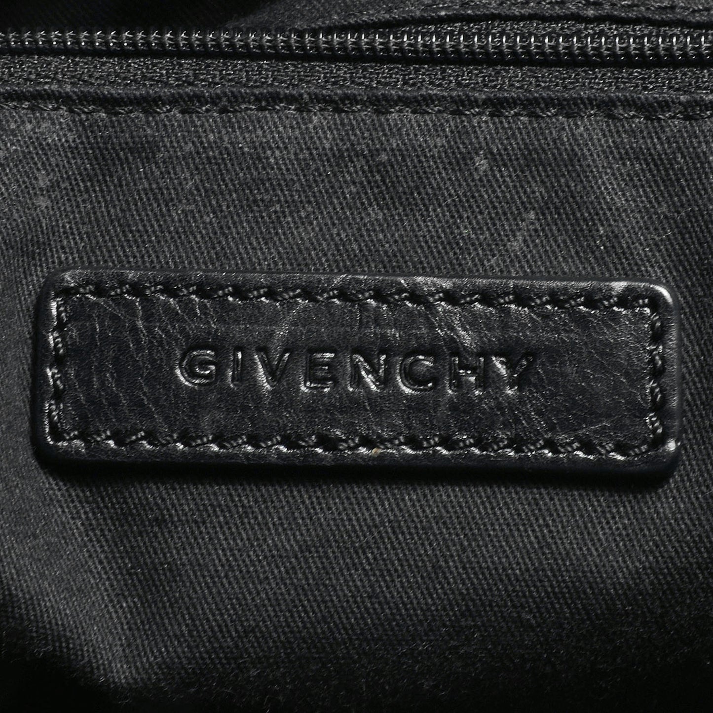 Patent Calfskin Medium Antigona Black