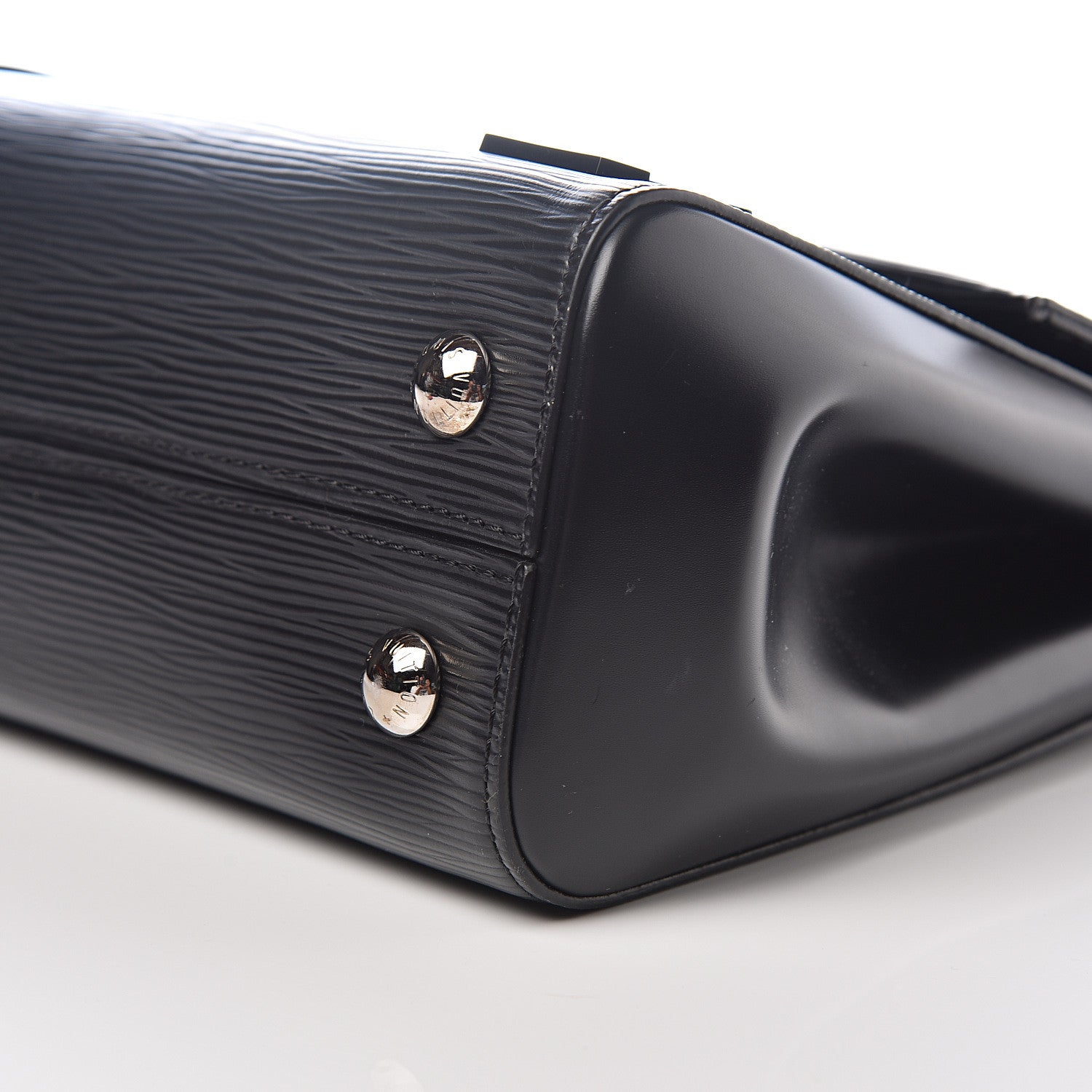 Louis Vuitton Epi Cluny BB Black 7 of 8