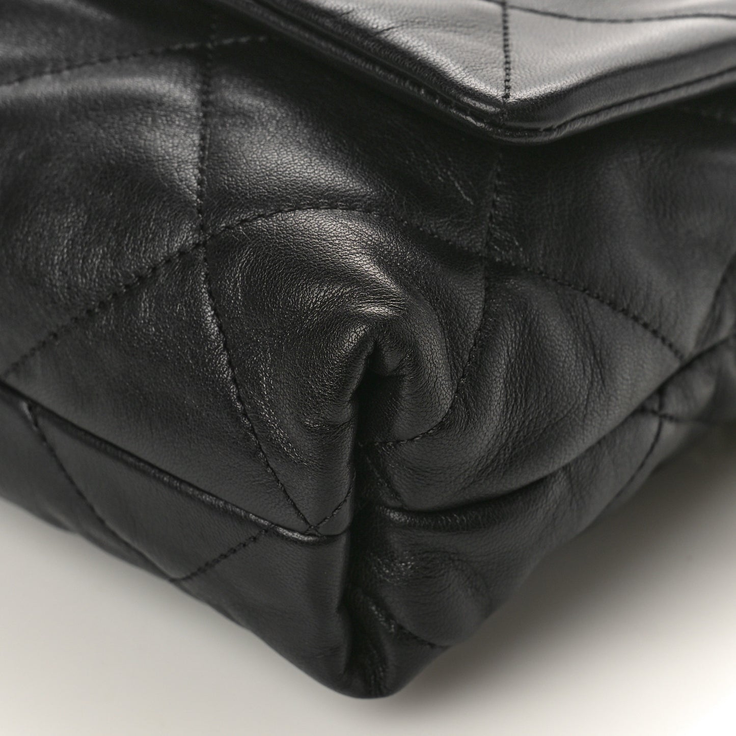Lambskin Quilted Logo Strap Flap Black