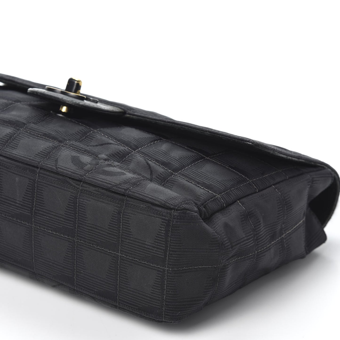 Nylon Medium Travel Flap Black