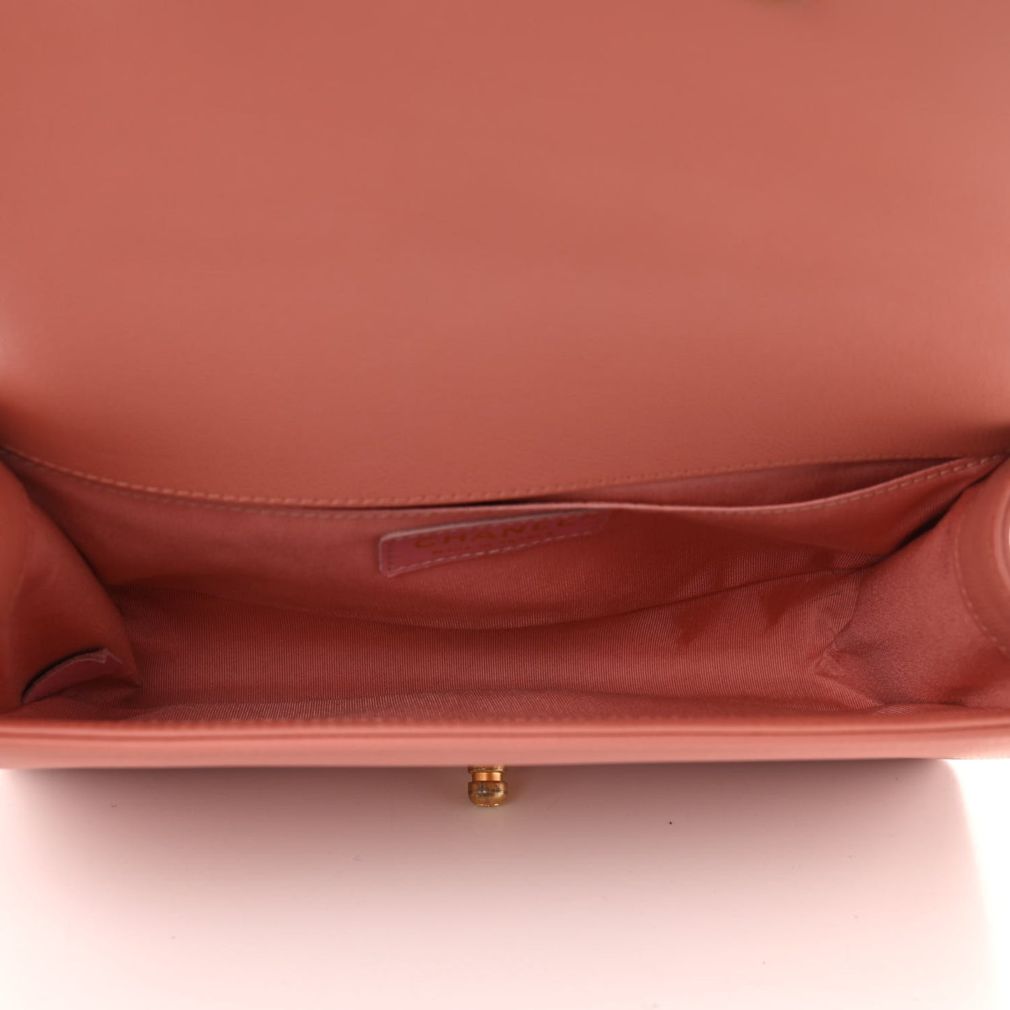 Caviar Quilted Medium Boy Flap Pink