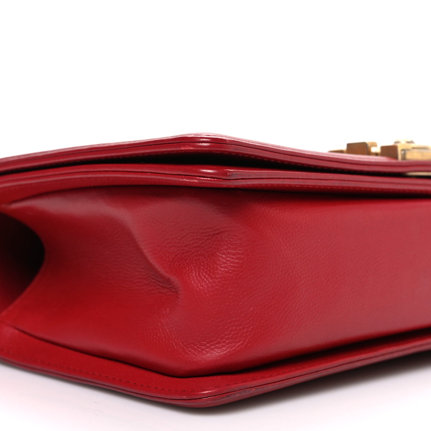 Caviar Quilted Medium Boy Flap Red