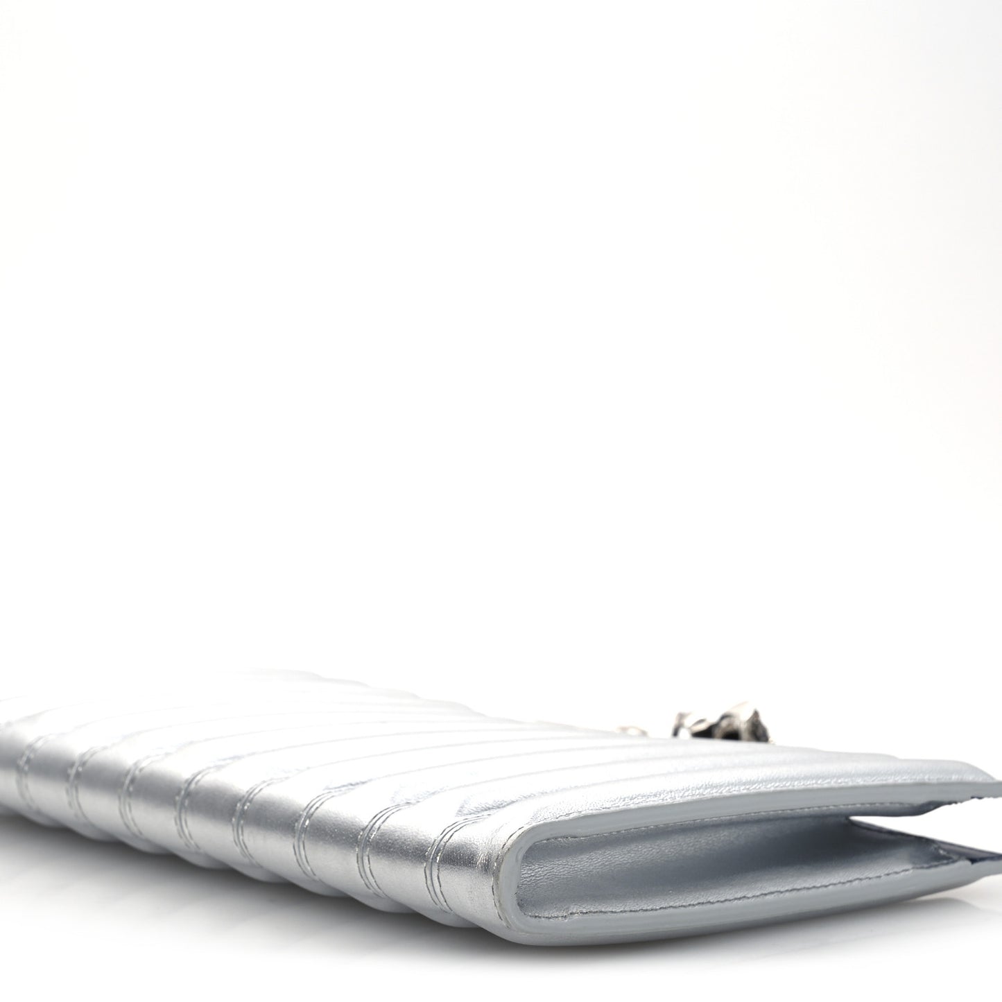 Metallic Calfskin Quilted Four Ring Knuckle Flat Clutch Silver