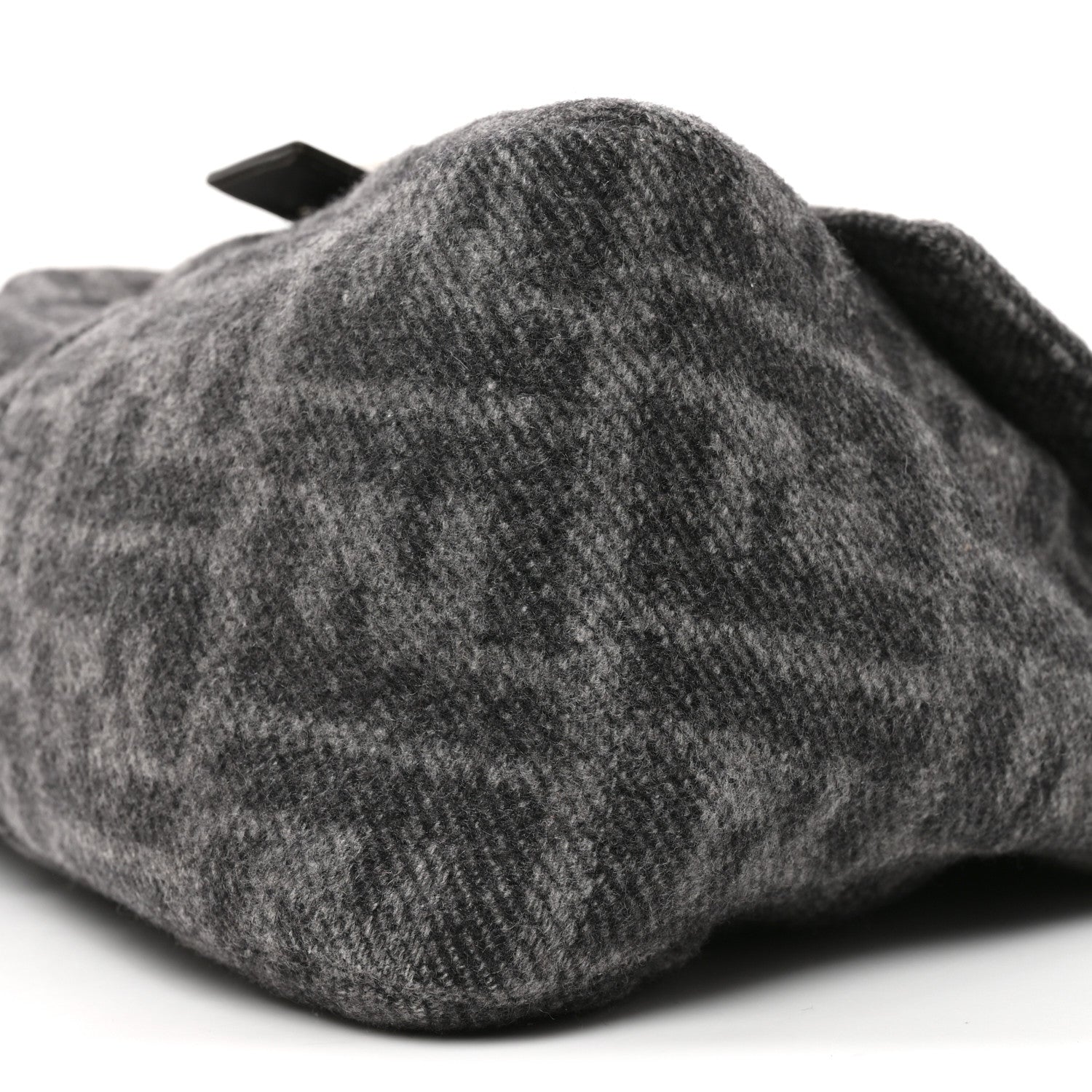FENDI バケット ジャージー素材　ダークグレー Fendi Wool Zucca Mama Baguette Grey 1929032 – FASHIONPHILE