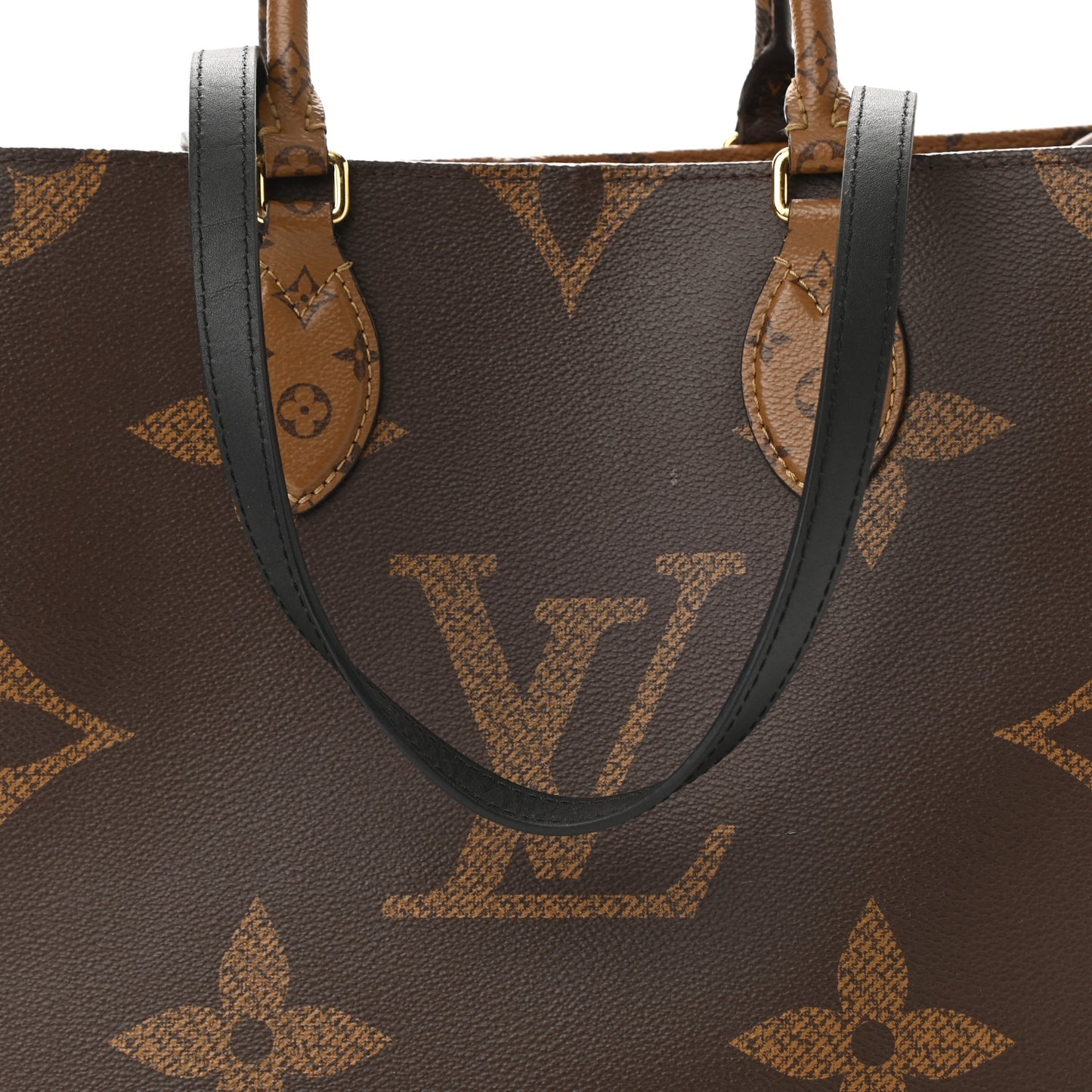 Reverse Monogram Giant Onthego MM