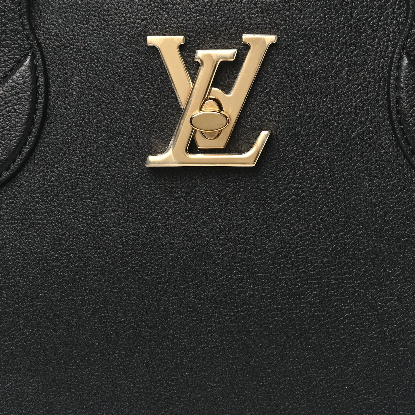 Grained Calfskin Lockme Shopper Black
