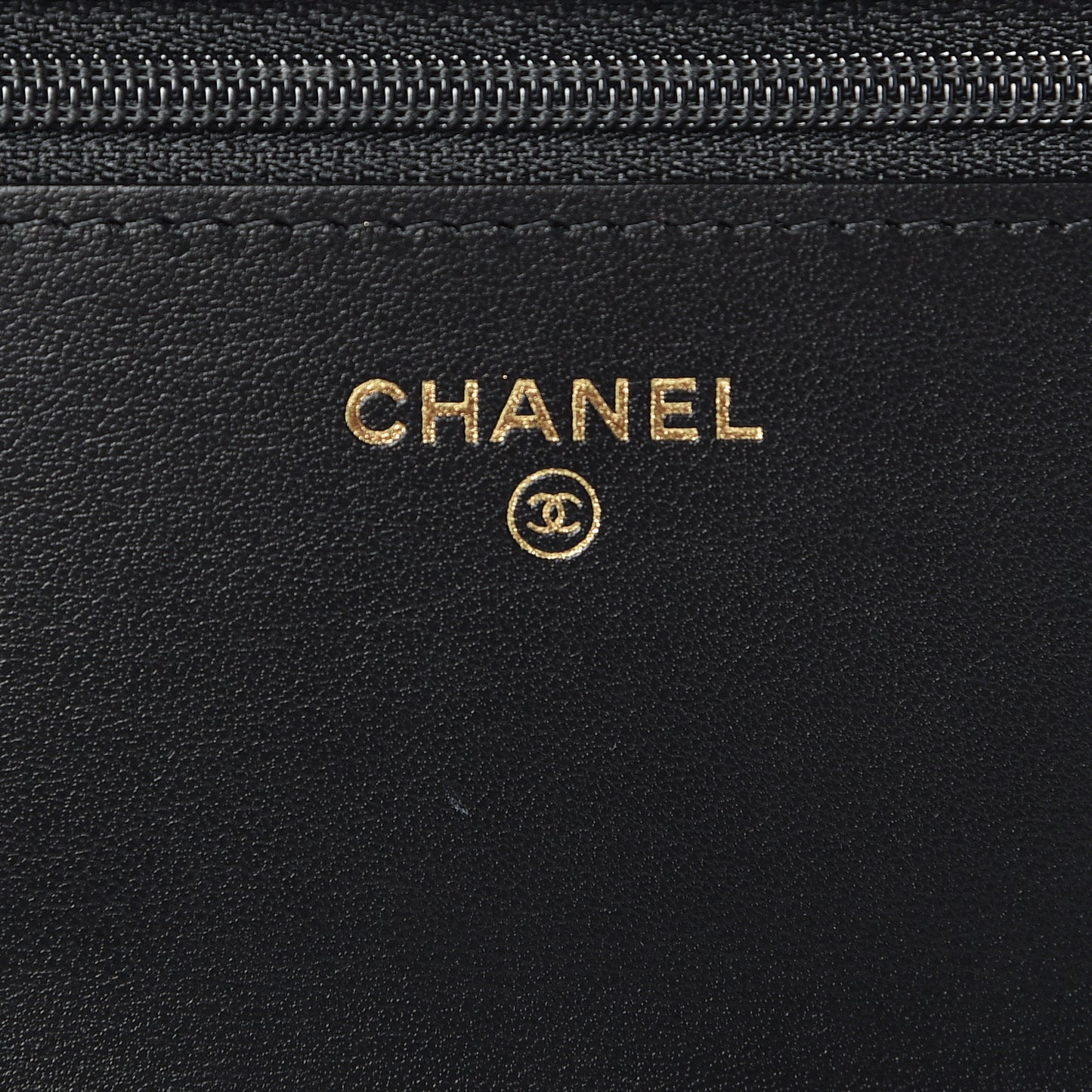 Calfskin Crocodile Embossed Graffiti 2.55 Cocodile Reissue Wallet On Chain WOC Black Gold