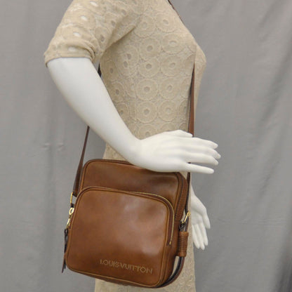 Louis Vuitton Bequia Trotter MM Carmel 2 of 8