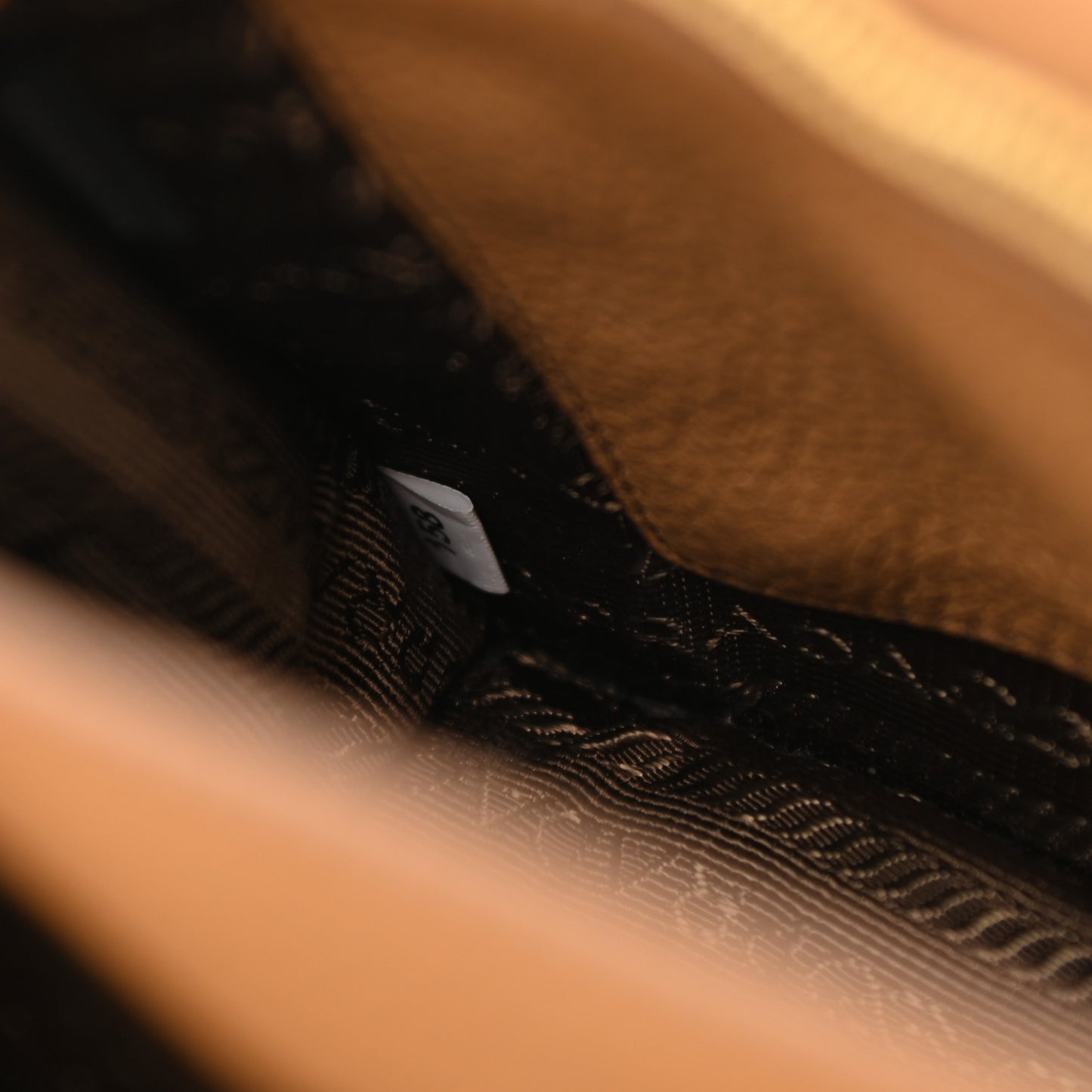 Vitello Daino Flap Crossbody Caramel