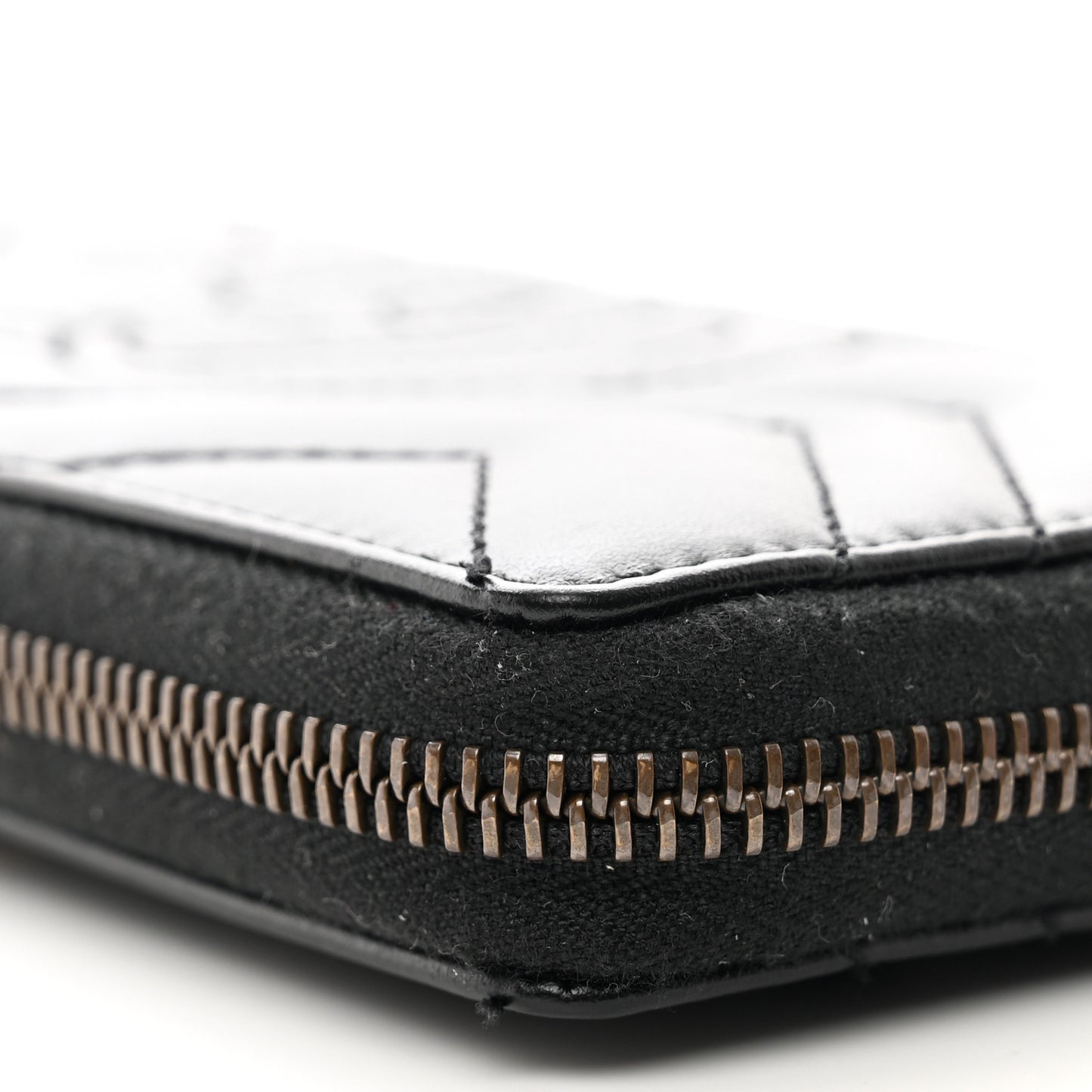 Calfskin Matelasse GG Marmont Zip Around Wallet Black