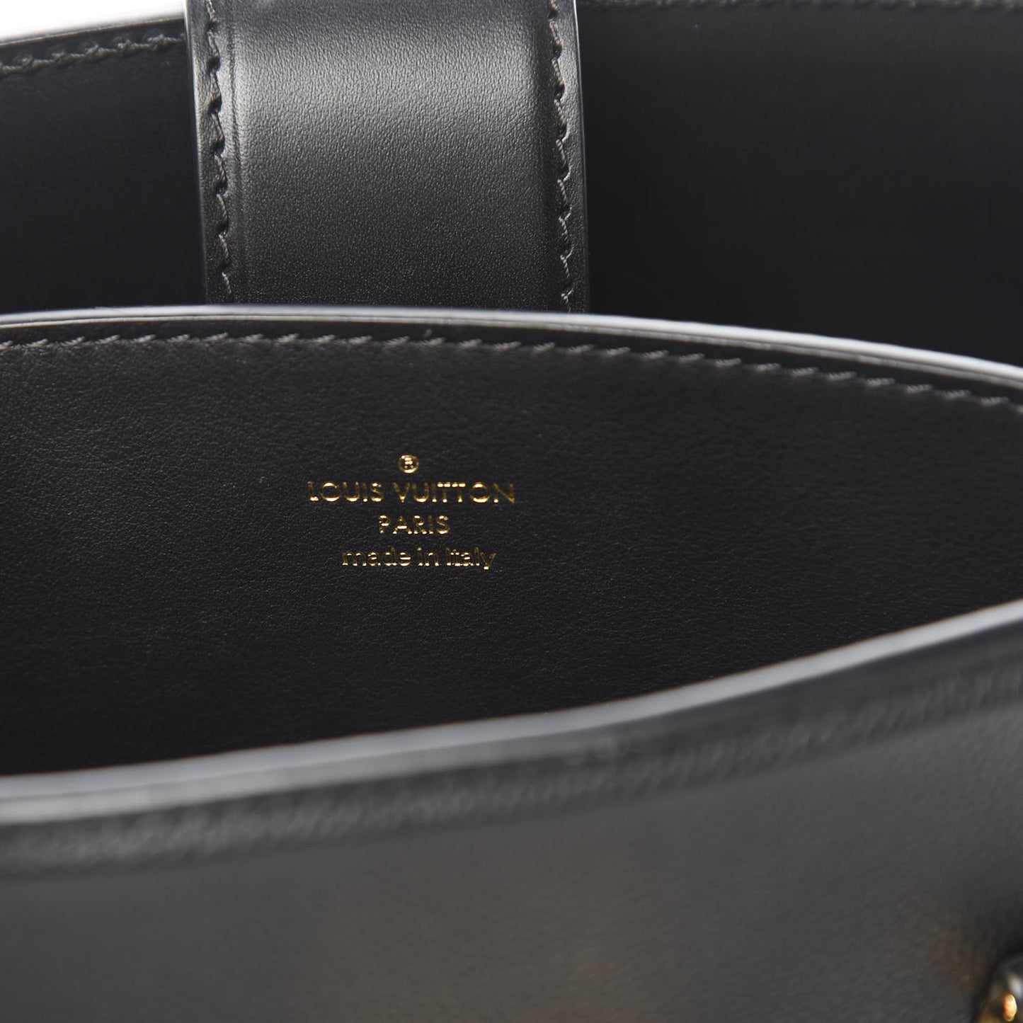 Taurillon Cour Marly PM Black