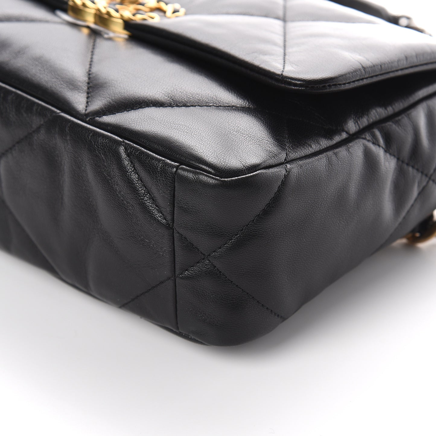Goatskin Quilted Medium 19 Flap Black