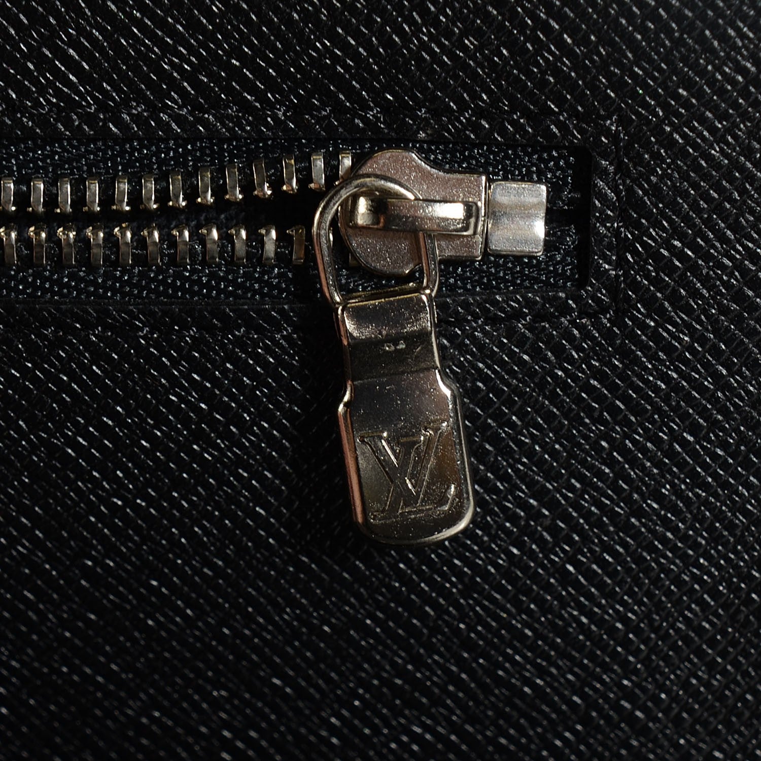 Louis Vuitton Damier Graphite Pouch Belt 7 of 7