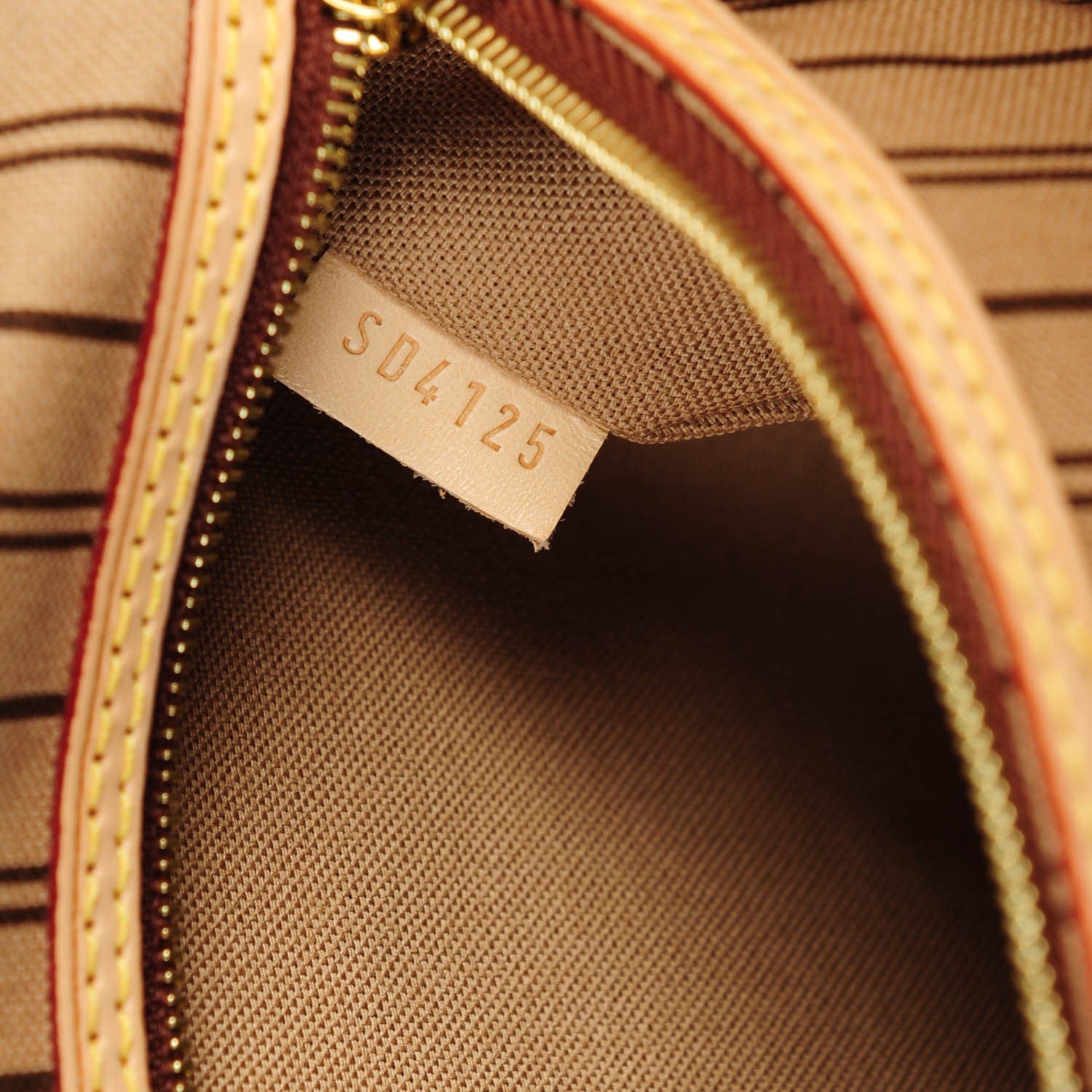 Louis Vuitton Monogram Delightful GM 8 of 8
