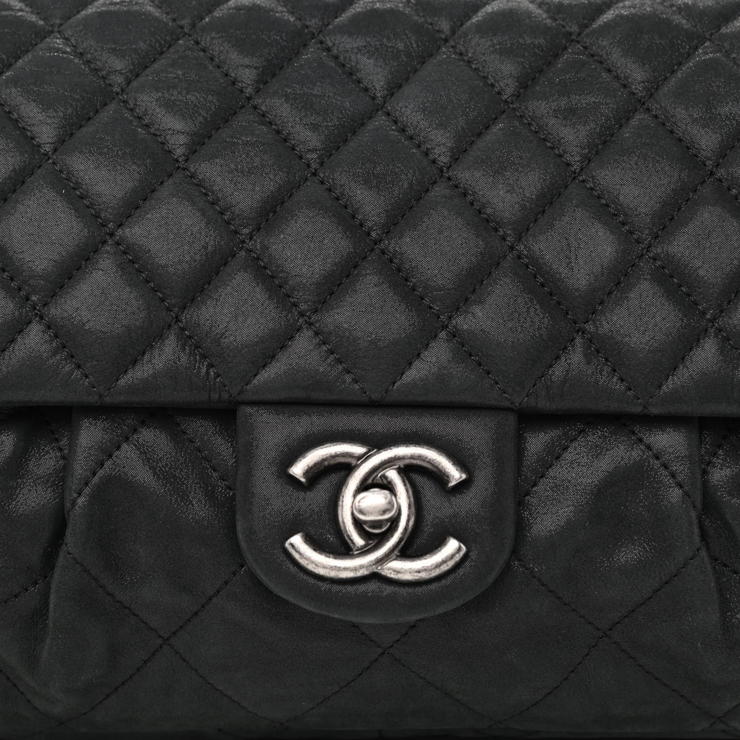 Iridescent Calfskin Large Chic Quilt Flap Black