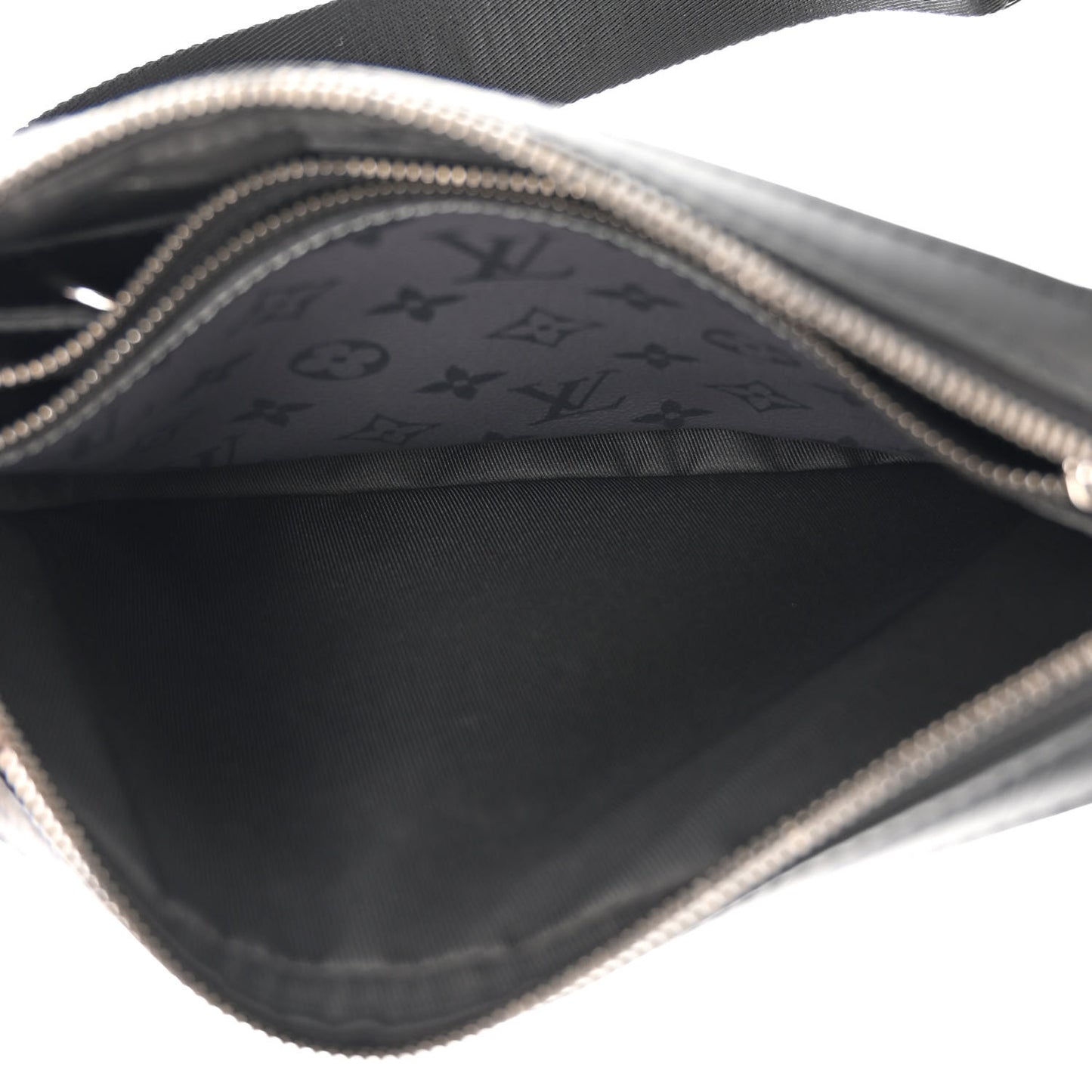 Reverse Monogram Eclipse Trio Messenger