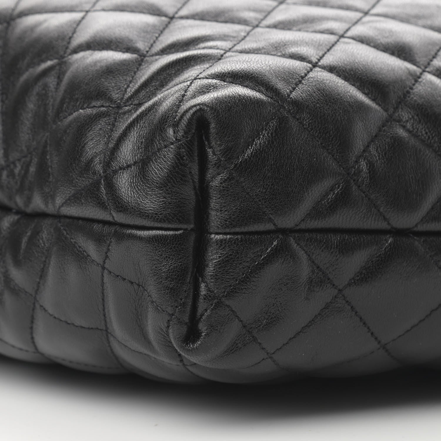 Saint Laurent Lambskin Quilted Maxi Icare Shopping Tote Black 10 of 11
