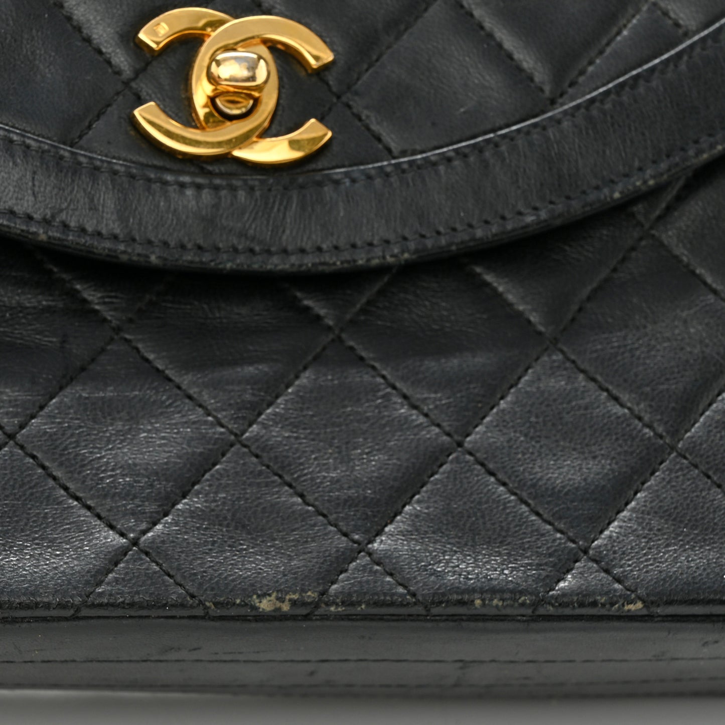 Lambskin Quilted Medium Single Flap Black