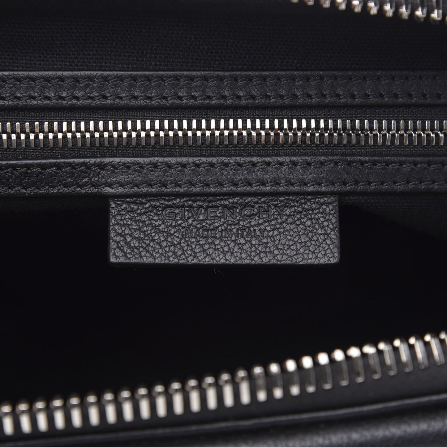 Sugar Goatskin Medium Antigona Black