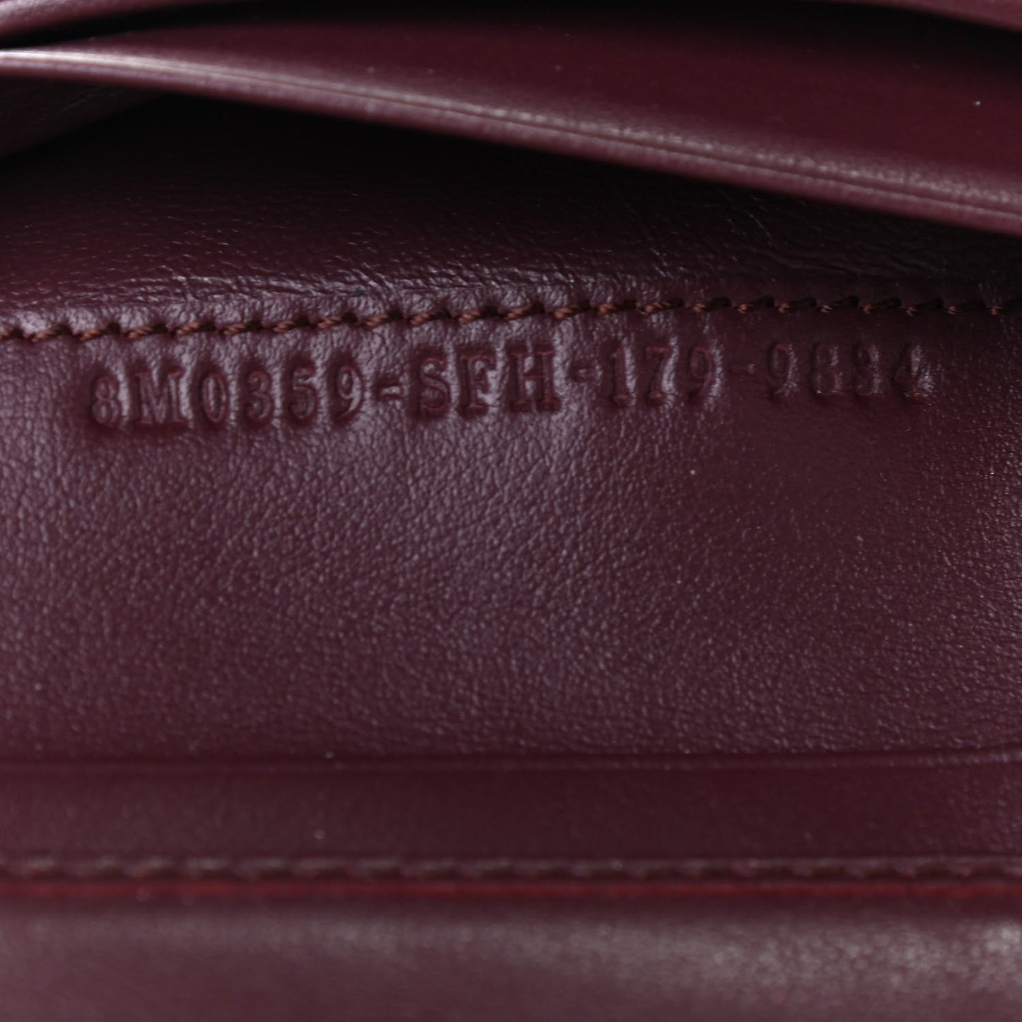 Vitello Century Bi-Color Peekaboo Compact Wallet Grigio Polvere Bordeaux