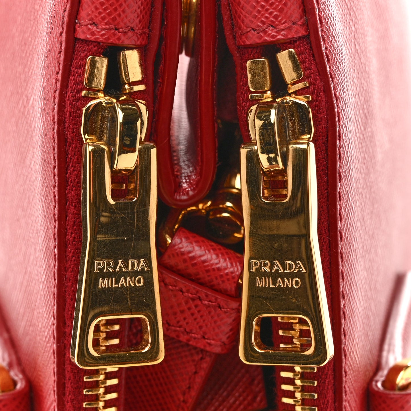 Saffiano Lux Large Galleria Double Zip Tote Fuoco