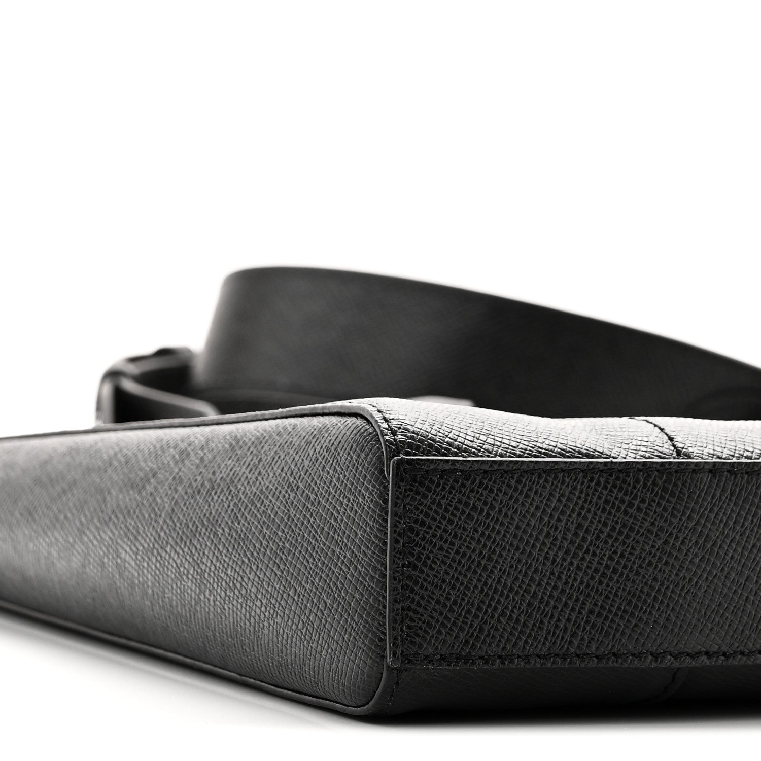 Louis Vuitton Taiga Slim Briefcase Black 8 of 9