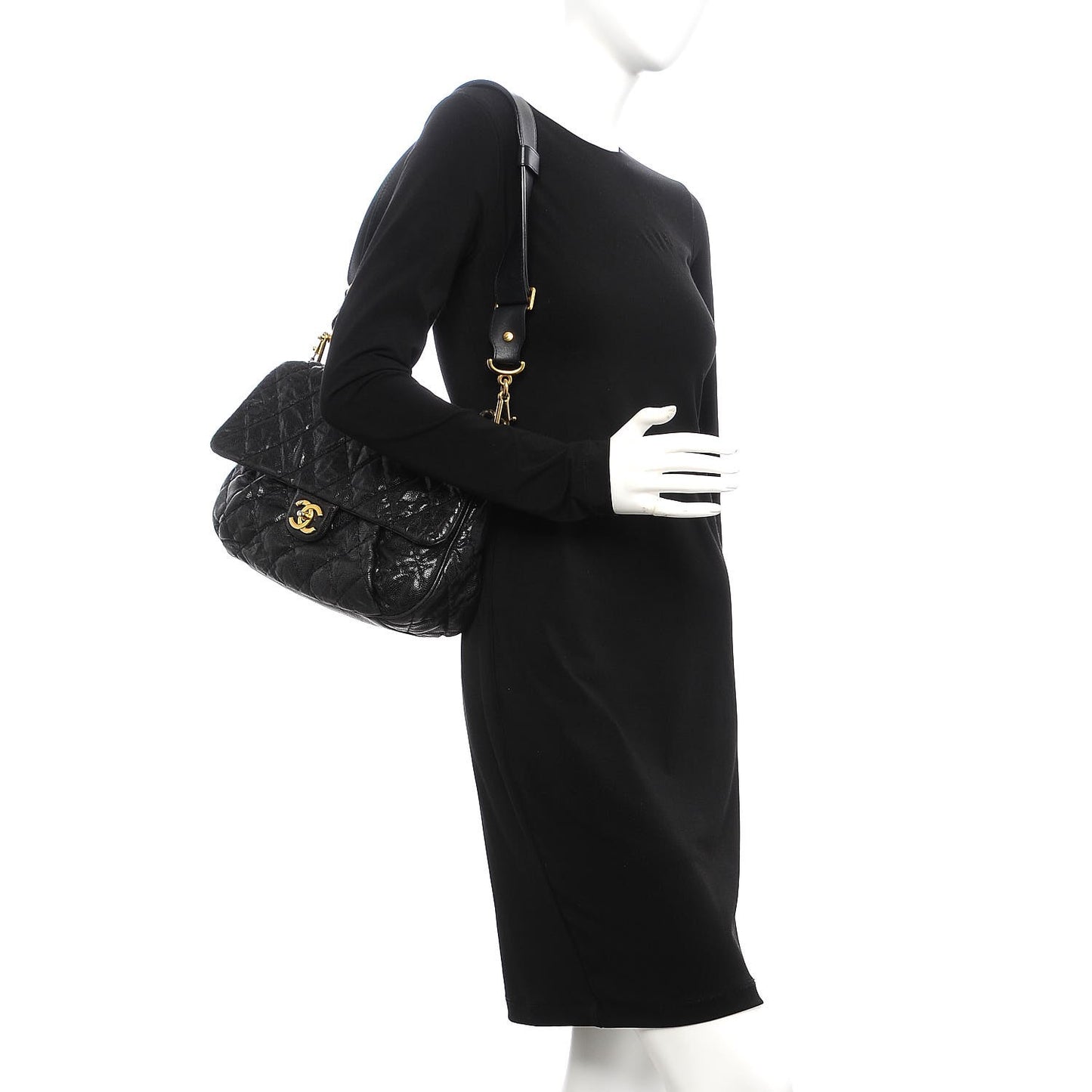 Crumpled Grained Calfskin Medium Coco Pleats Messenger Flap Black