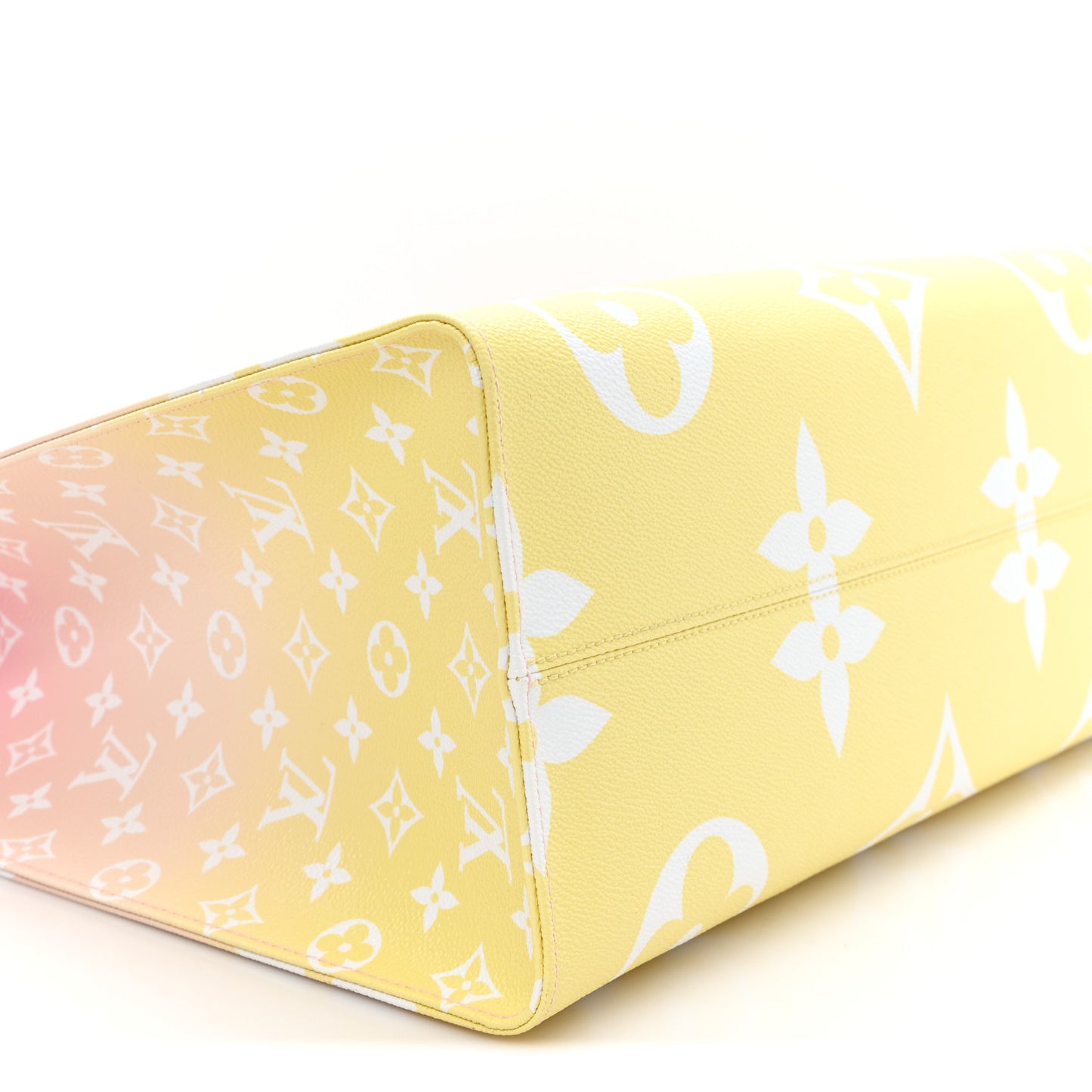 Monogram Giant By The Pool Onthego GM Light Pink