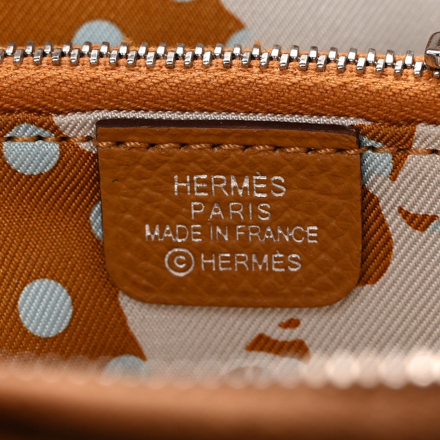 Epsom Silk'In Compact Wallet Sesame