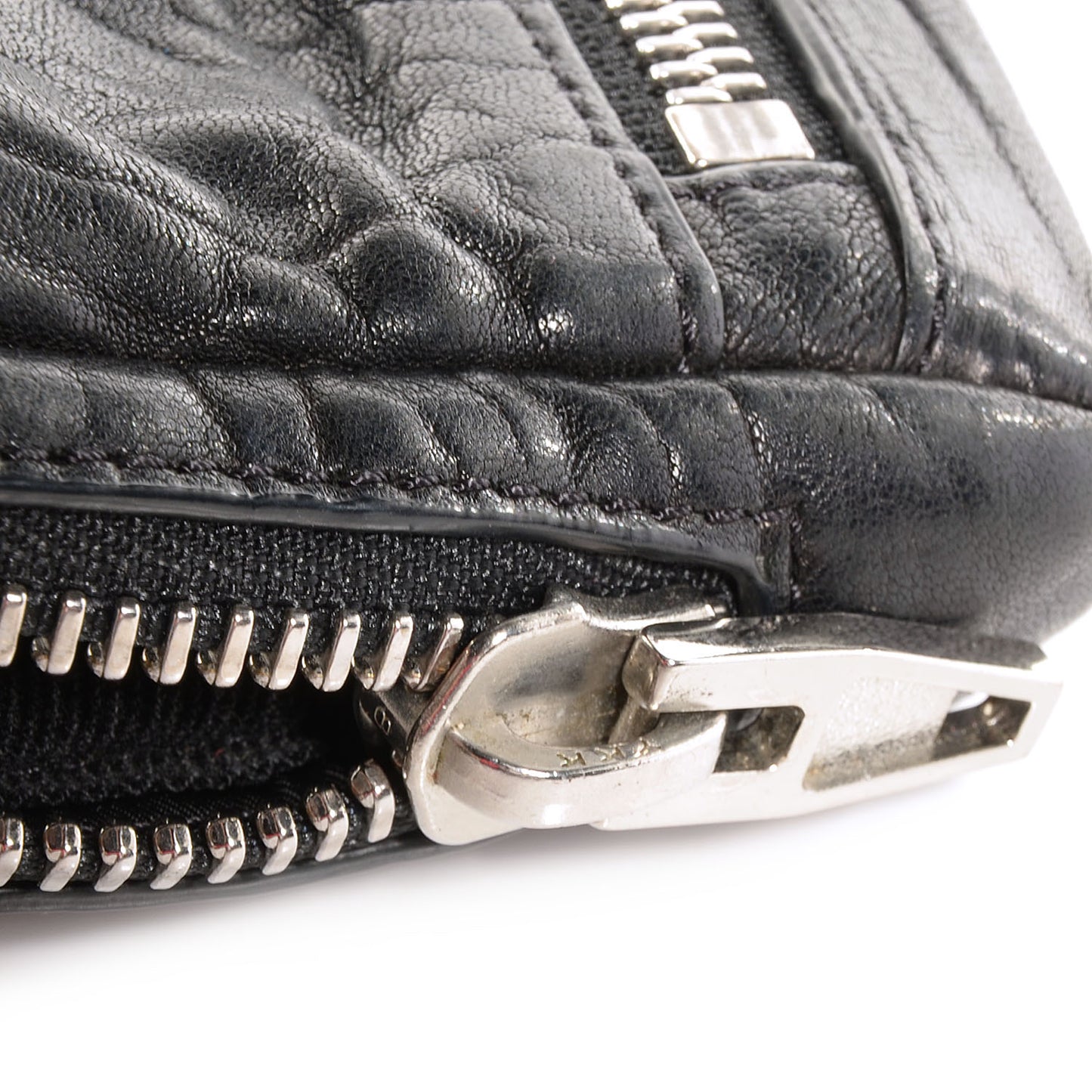 Pebbled Lambskin Large Fumo Clutch Black