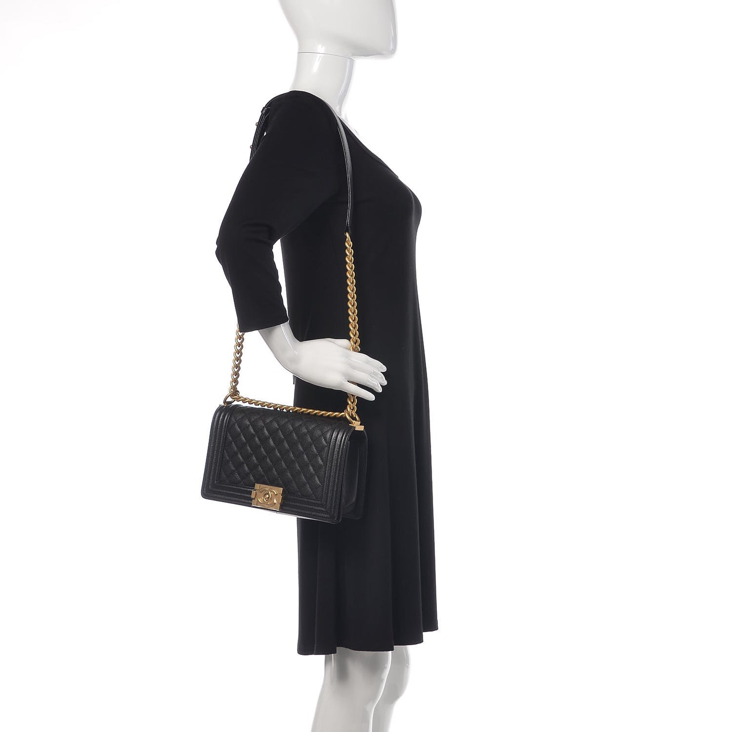 Caviar Quilted Medium Boy Flap Black