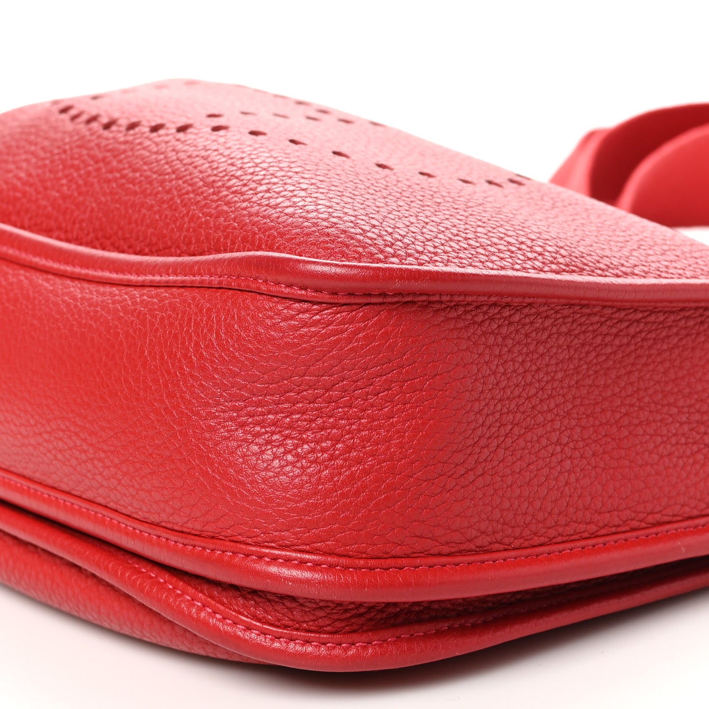 Taurillon Clemence Evelyne III PM Rouge Casaque