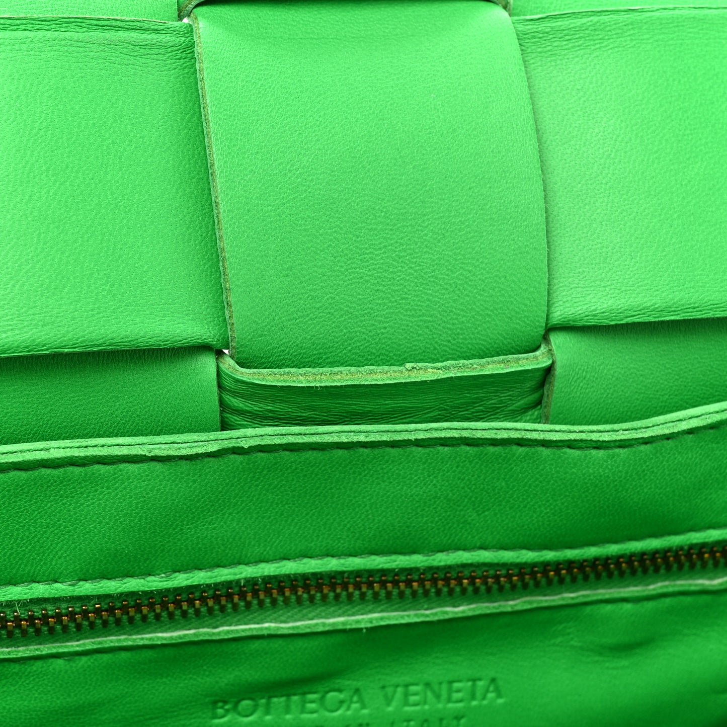 Grained Calfskin Maxi Intrecciato Cassette Crossbody Bag Parakeet