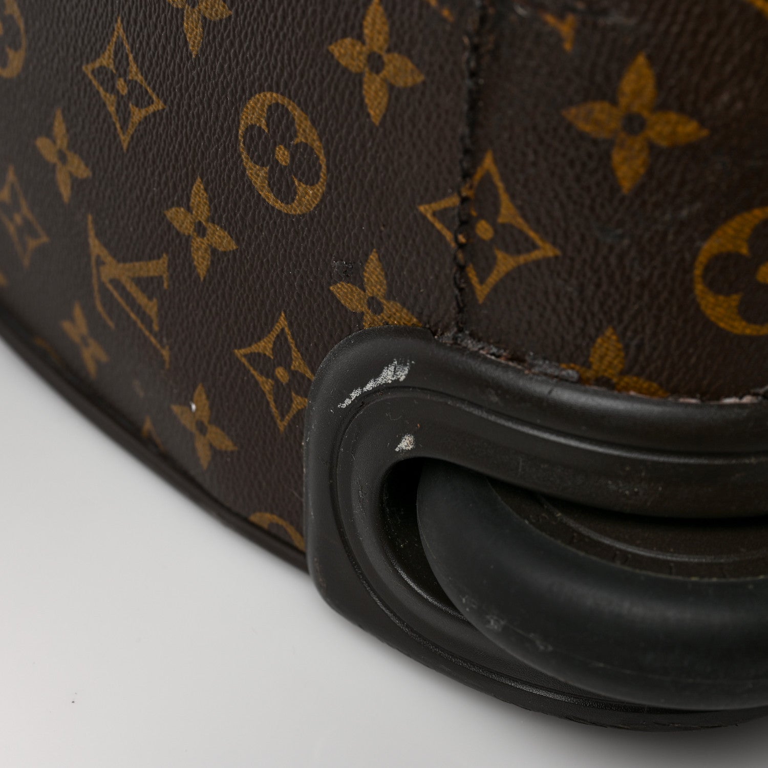 Louis Vuitton Monogram Eole 60 13 of 19