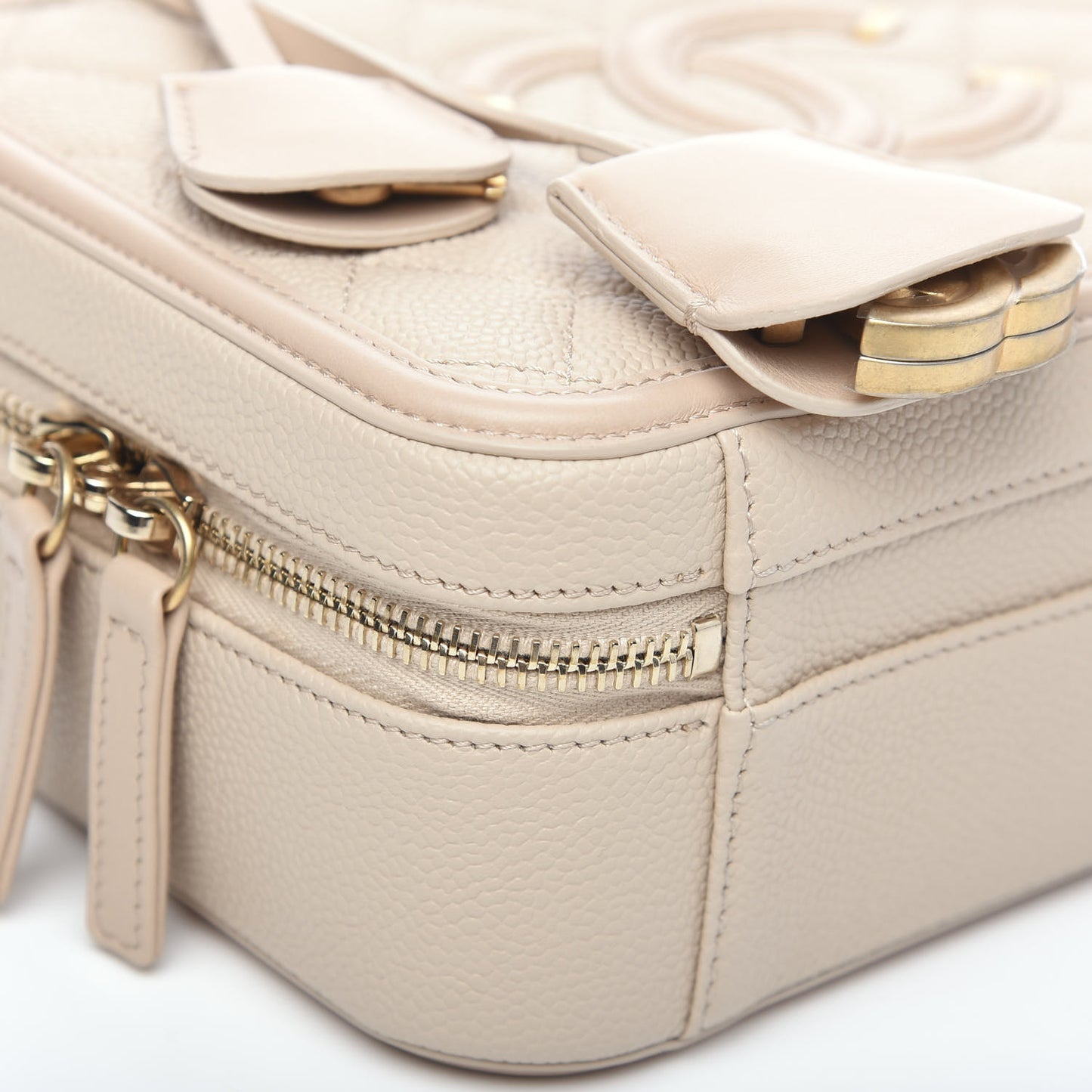 Caviar Quilted Medium CC Filigree Vanity Case Light Beige