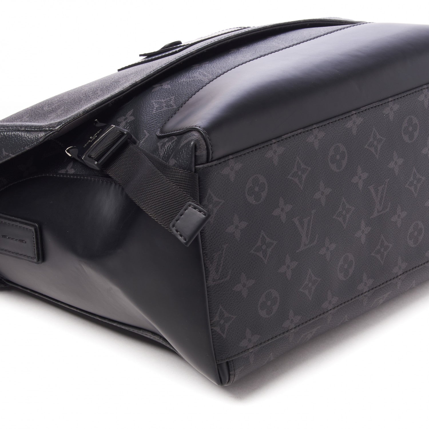 Louis Vuitton Monogram Eclipse Voyager Messenger MM 5 of 8