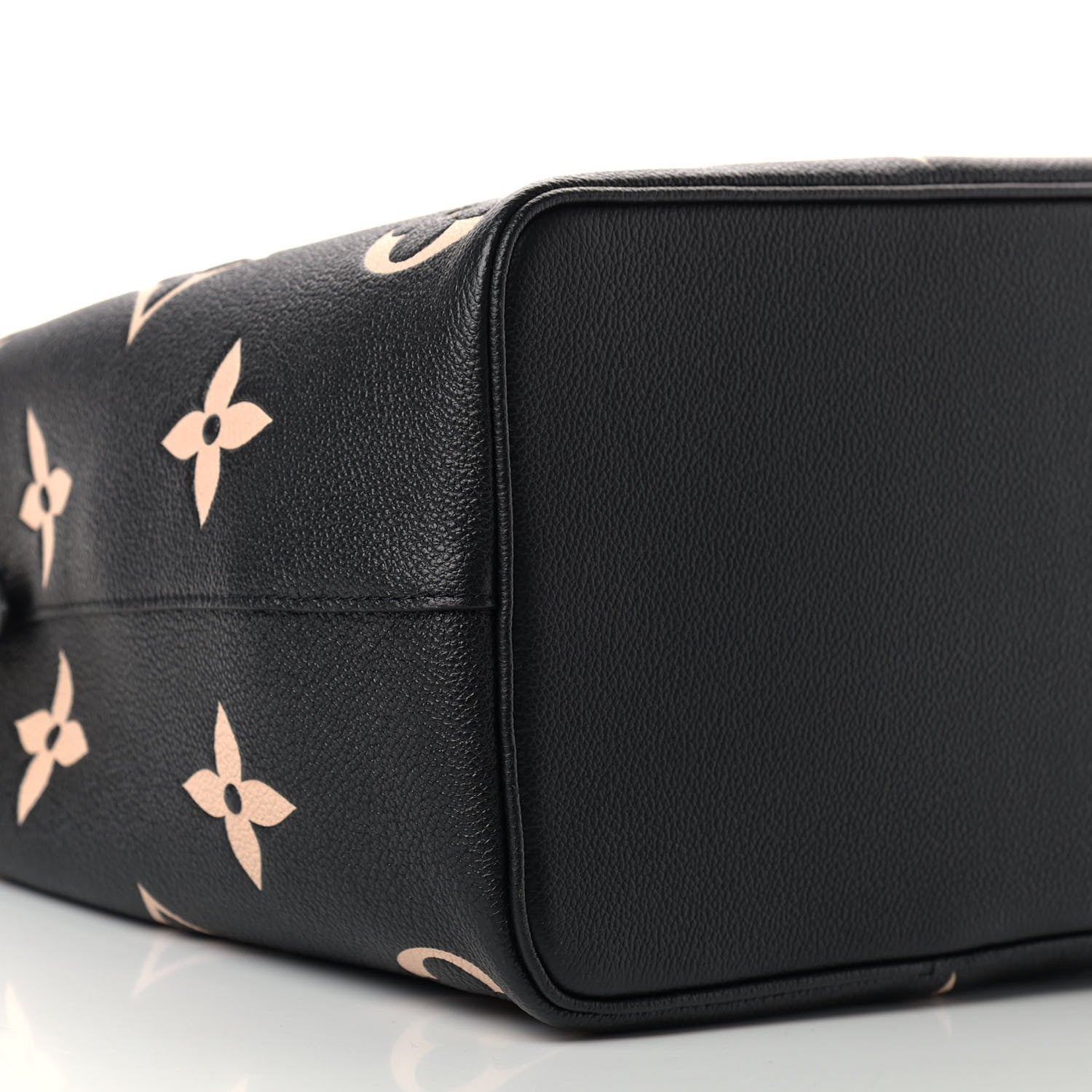 Louis Vuitton Empreinte Monogram Giant Neonoe MM Black Beige 8 of 9