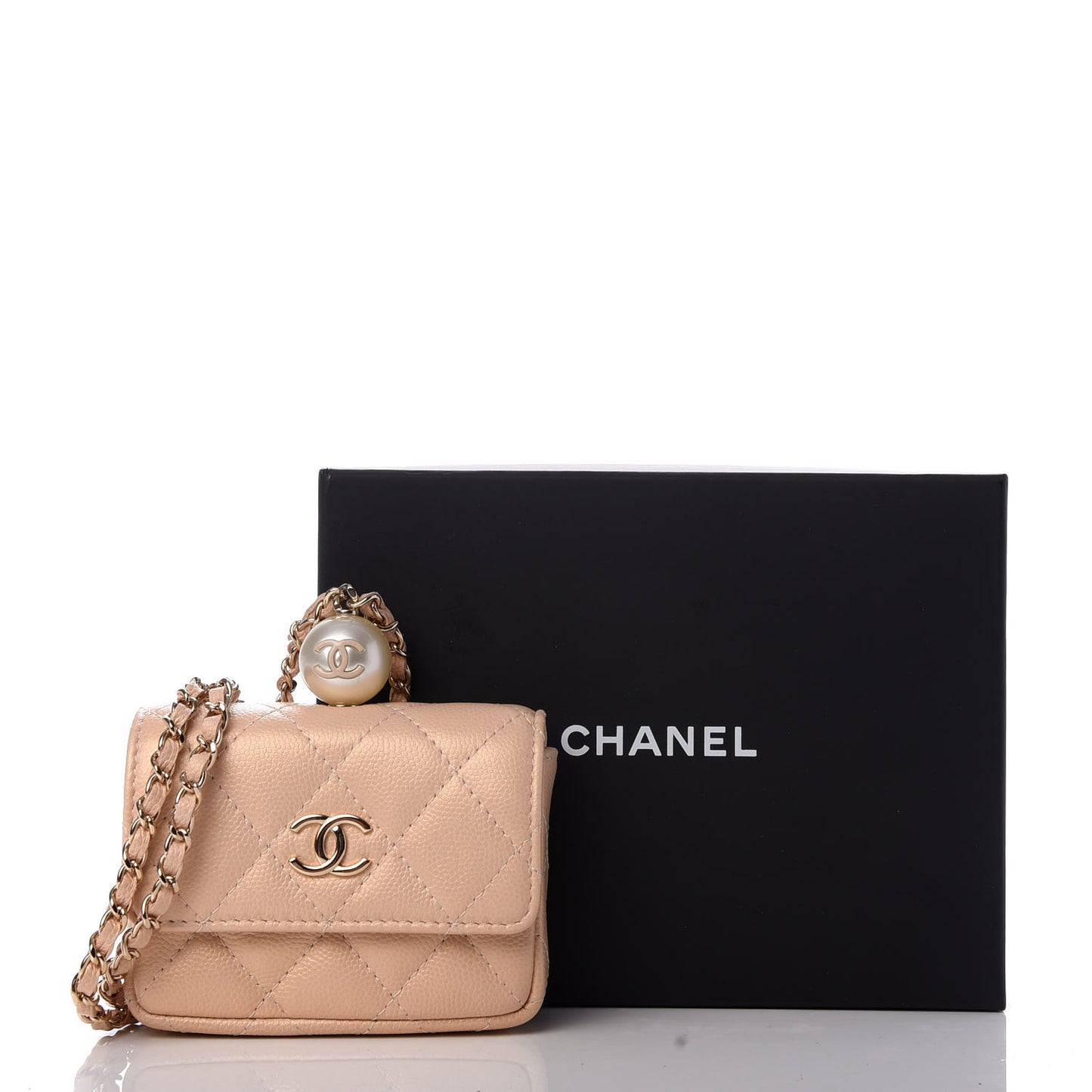 Iridescent Caviar Quilted Coin Purse With Chain Beige